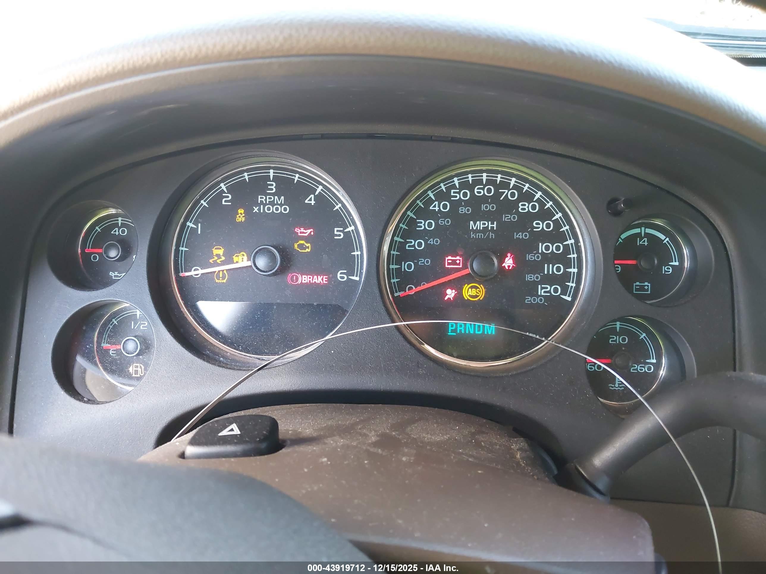 CHEVROLET TAHOE image 7