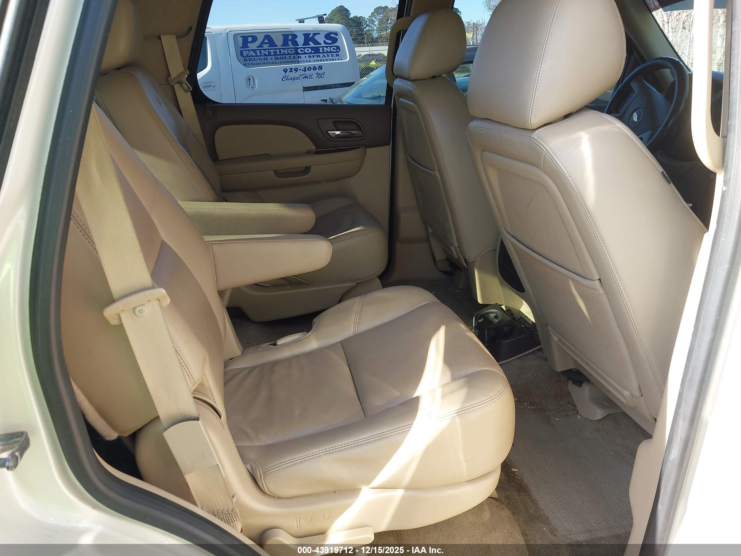 CHEVROLET TAHOE image 8