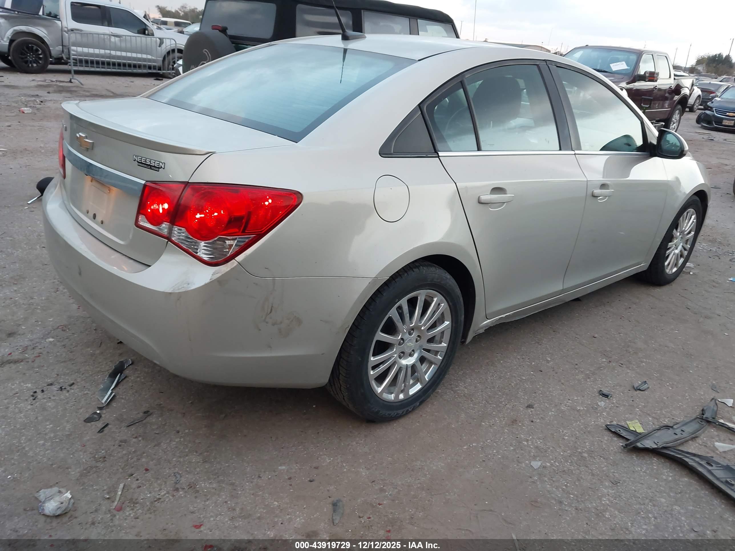 CHEVROLET CRUZE image 4