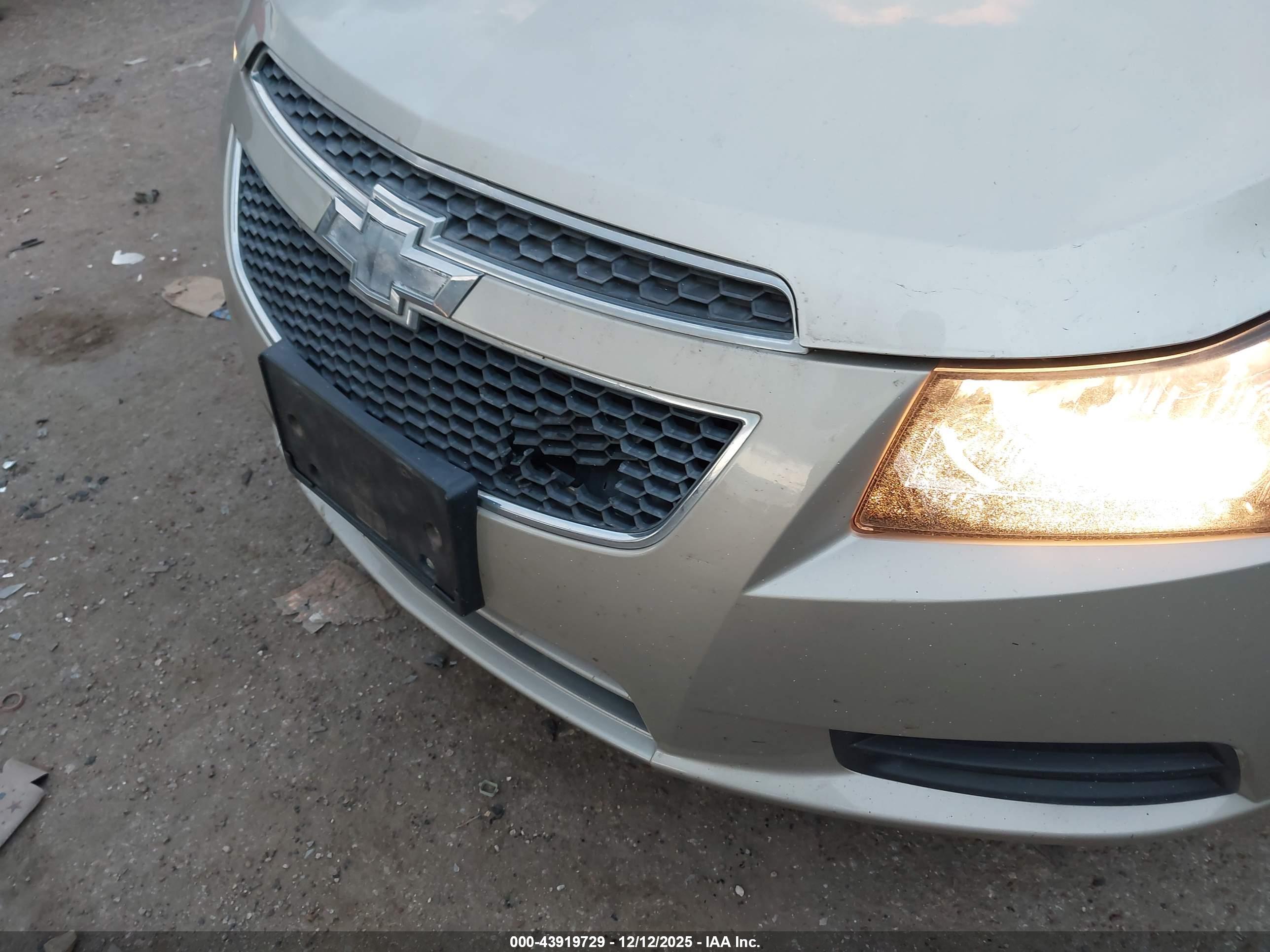 CHEVROLET CRUZE image 6