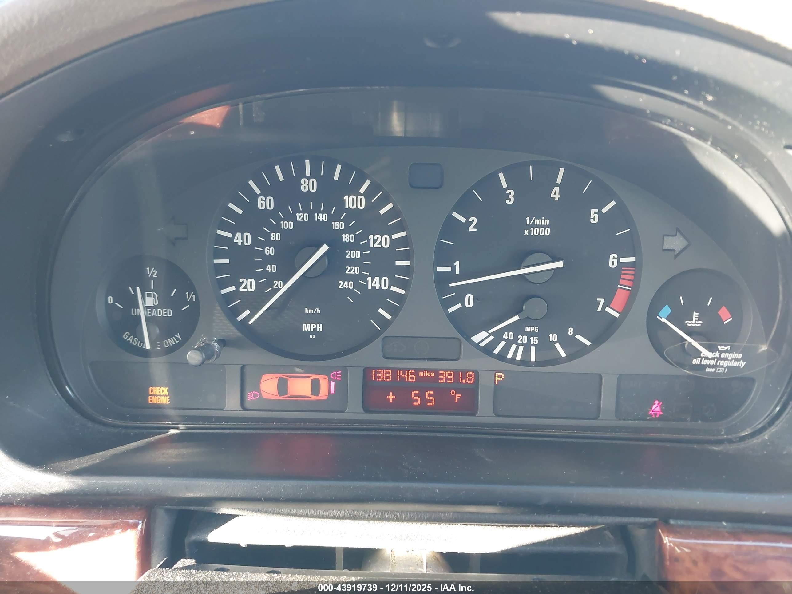 BMW 528I image 7