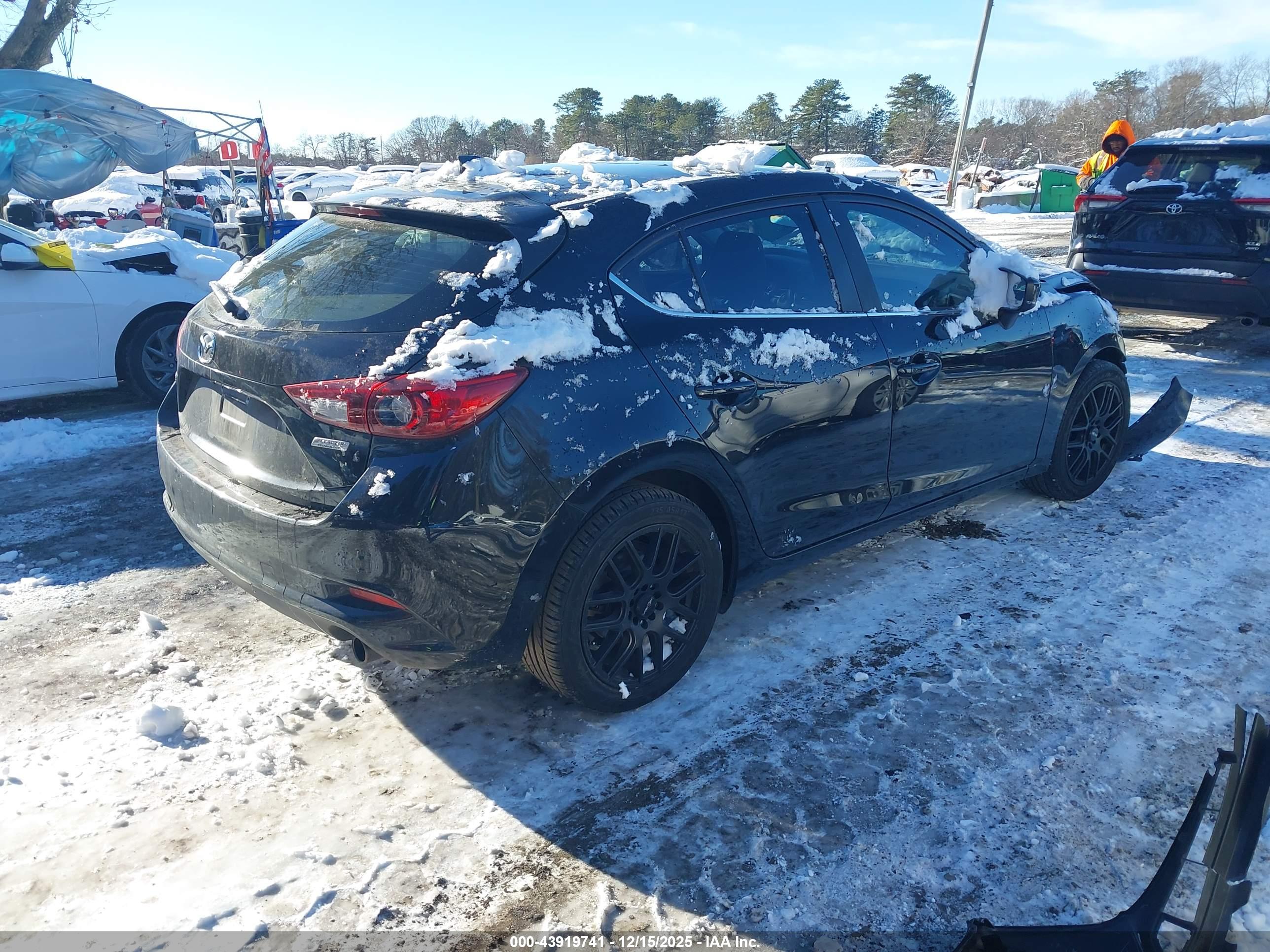 MAZDA MAZDA3 image 4