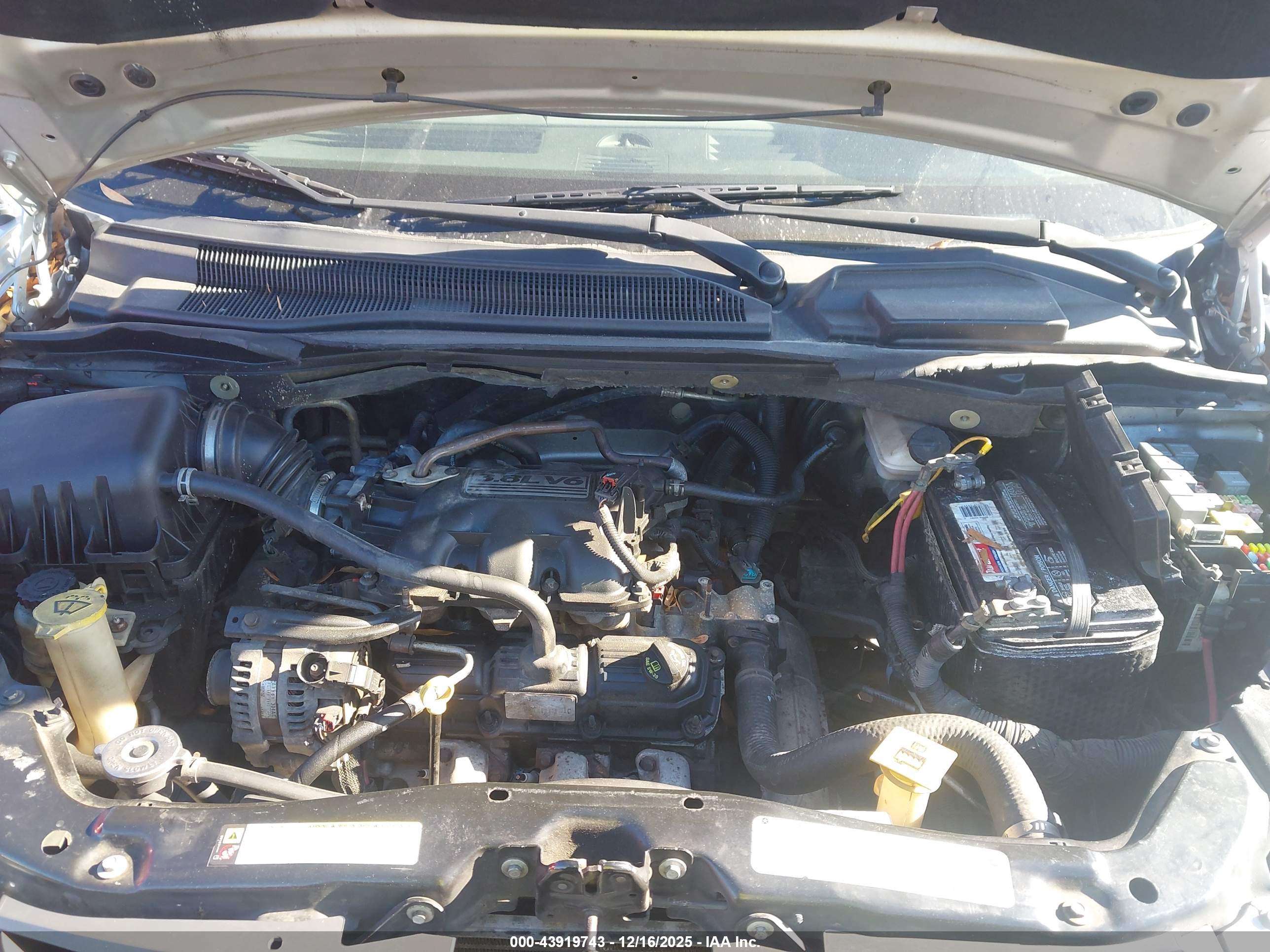 CHRYSLER TOWN image 10