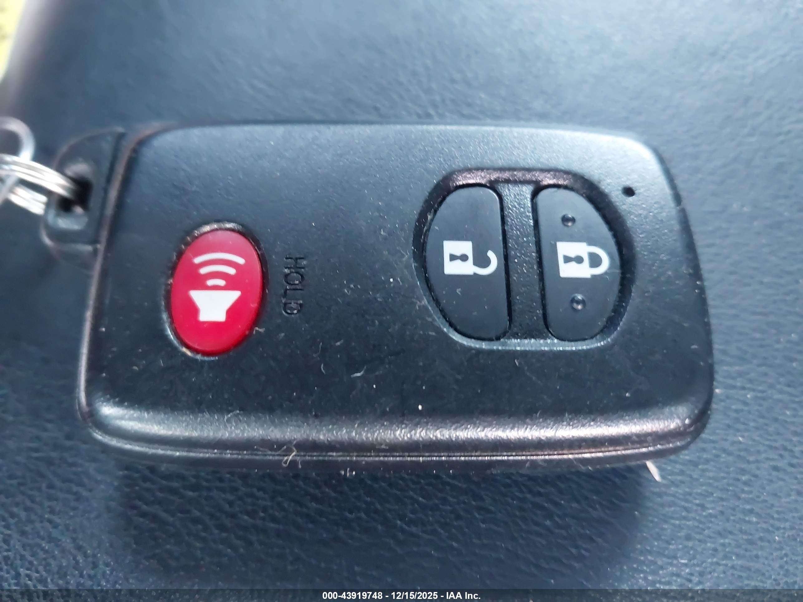 TOYOTA PRIUS image 11