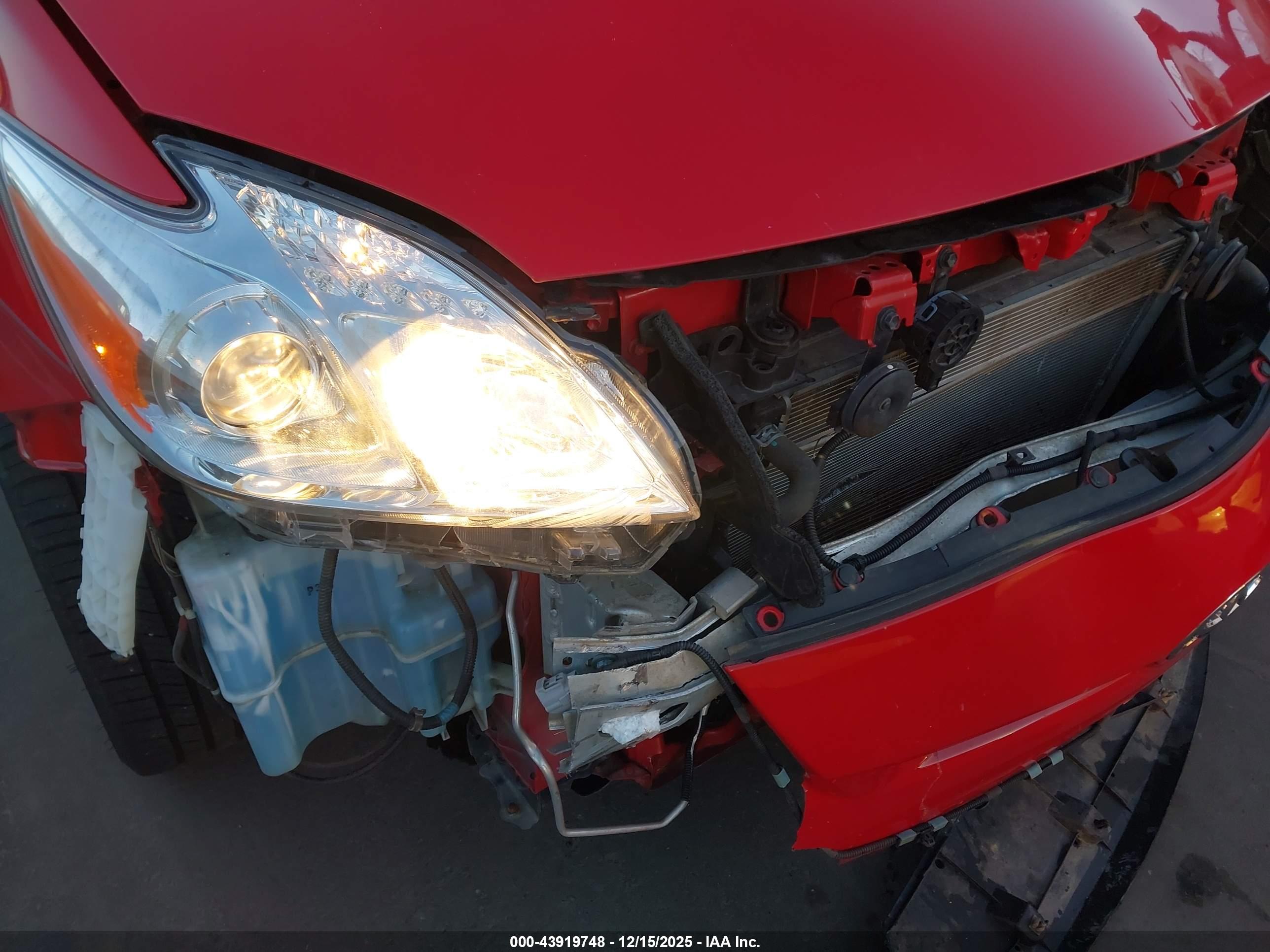 TOYOTA PRIUS image 6