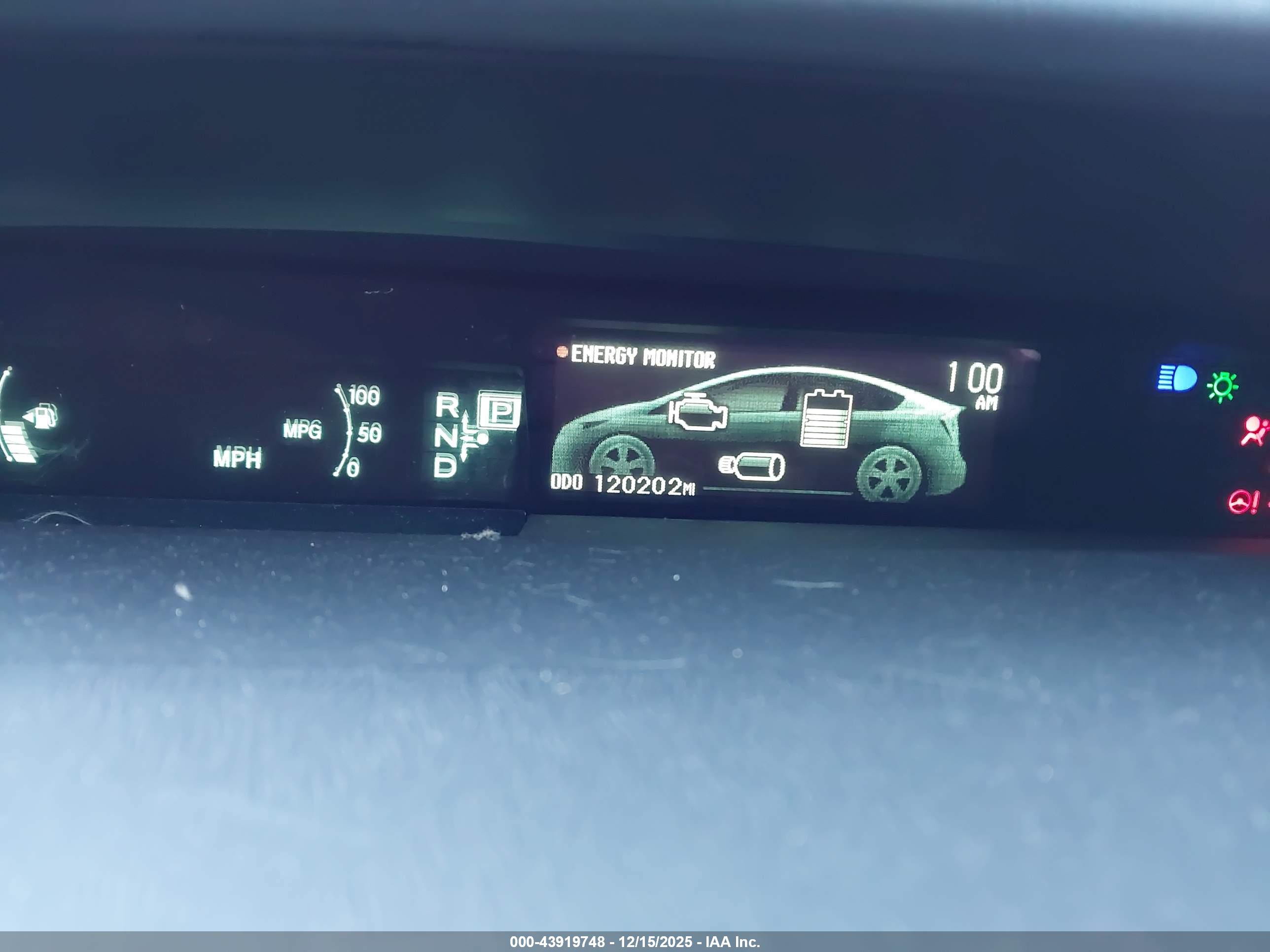 TOYOTA PRIUS image 7