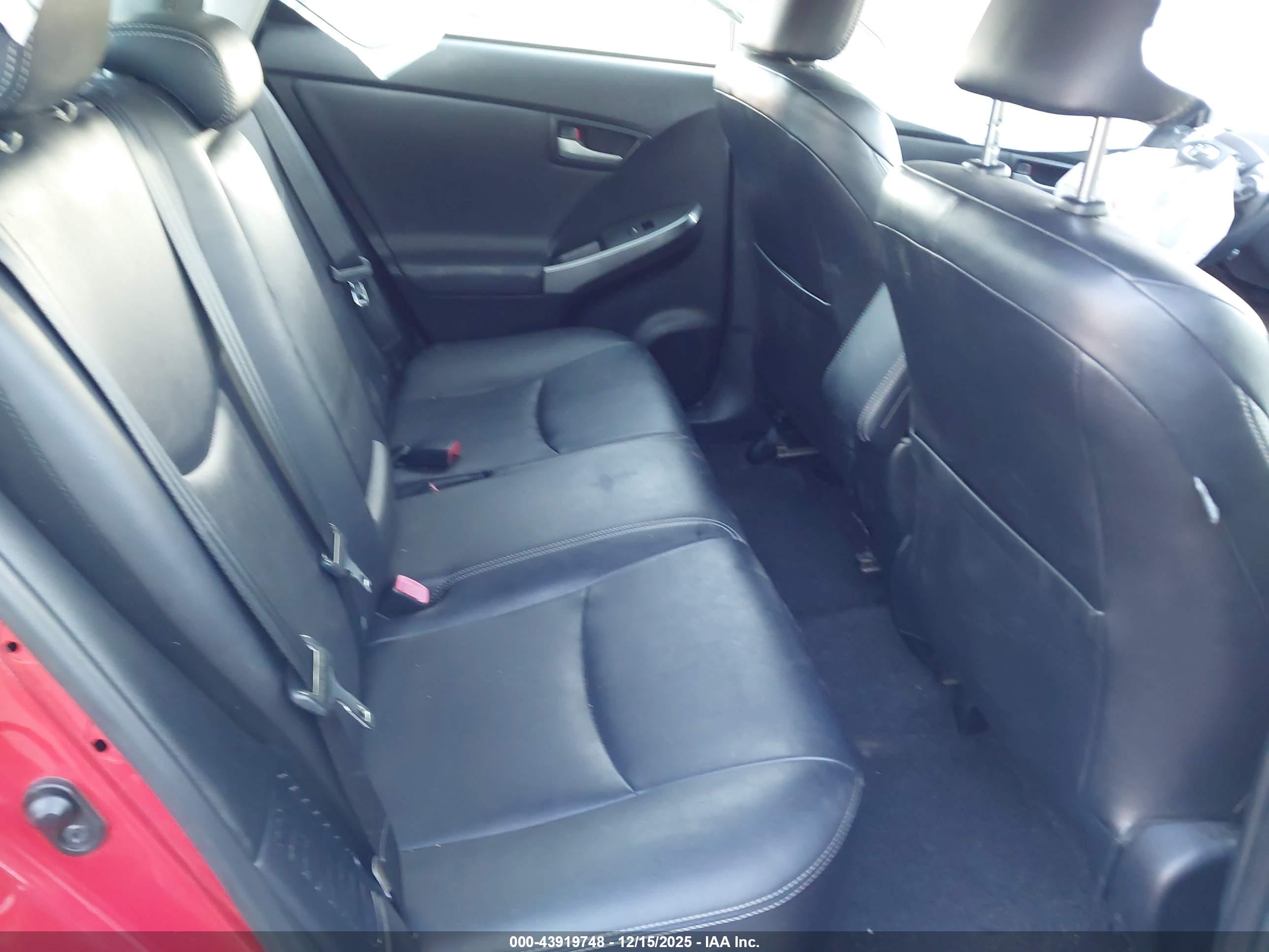 TOYOTA PRIUS image 8