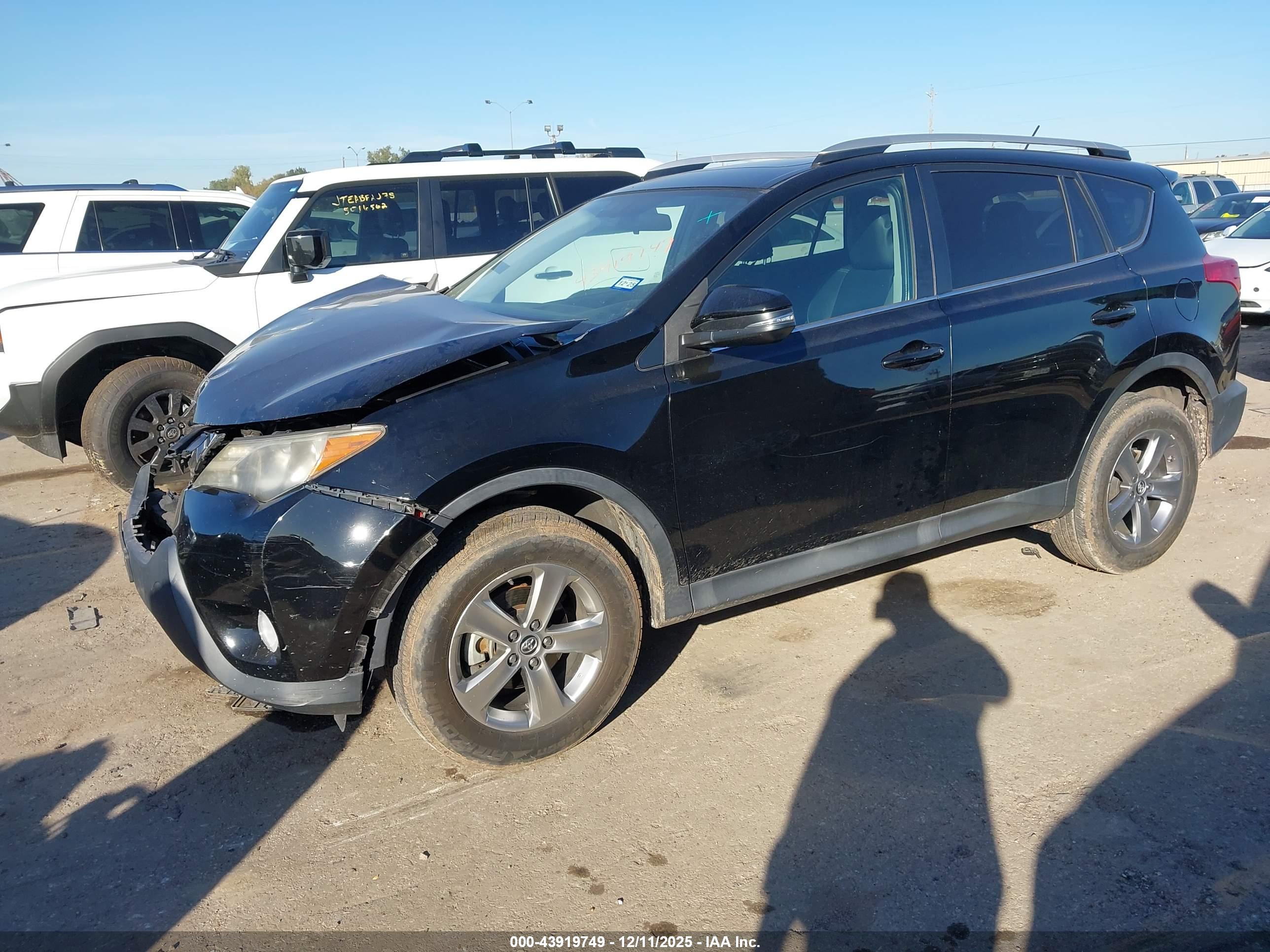 TOYOTA RAV4 image 2