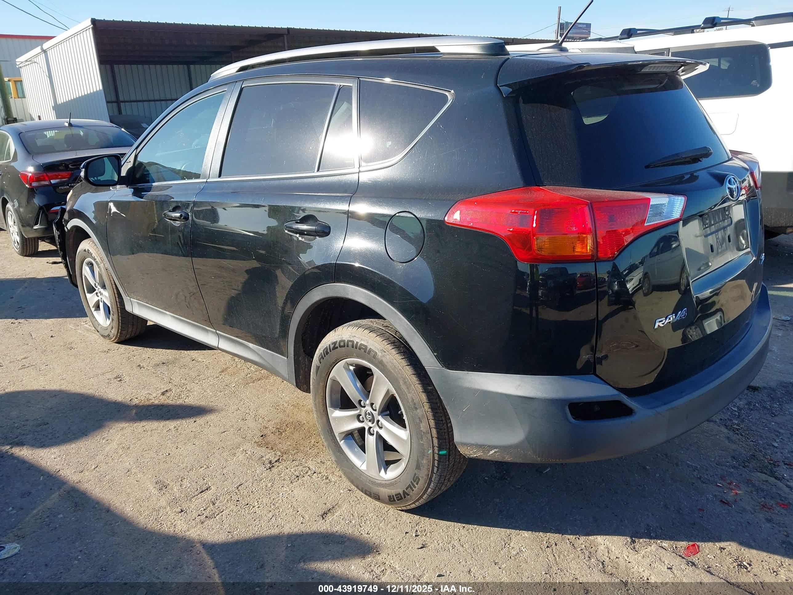 TOYOTA RAV4 image 3