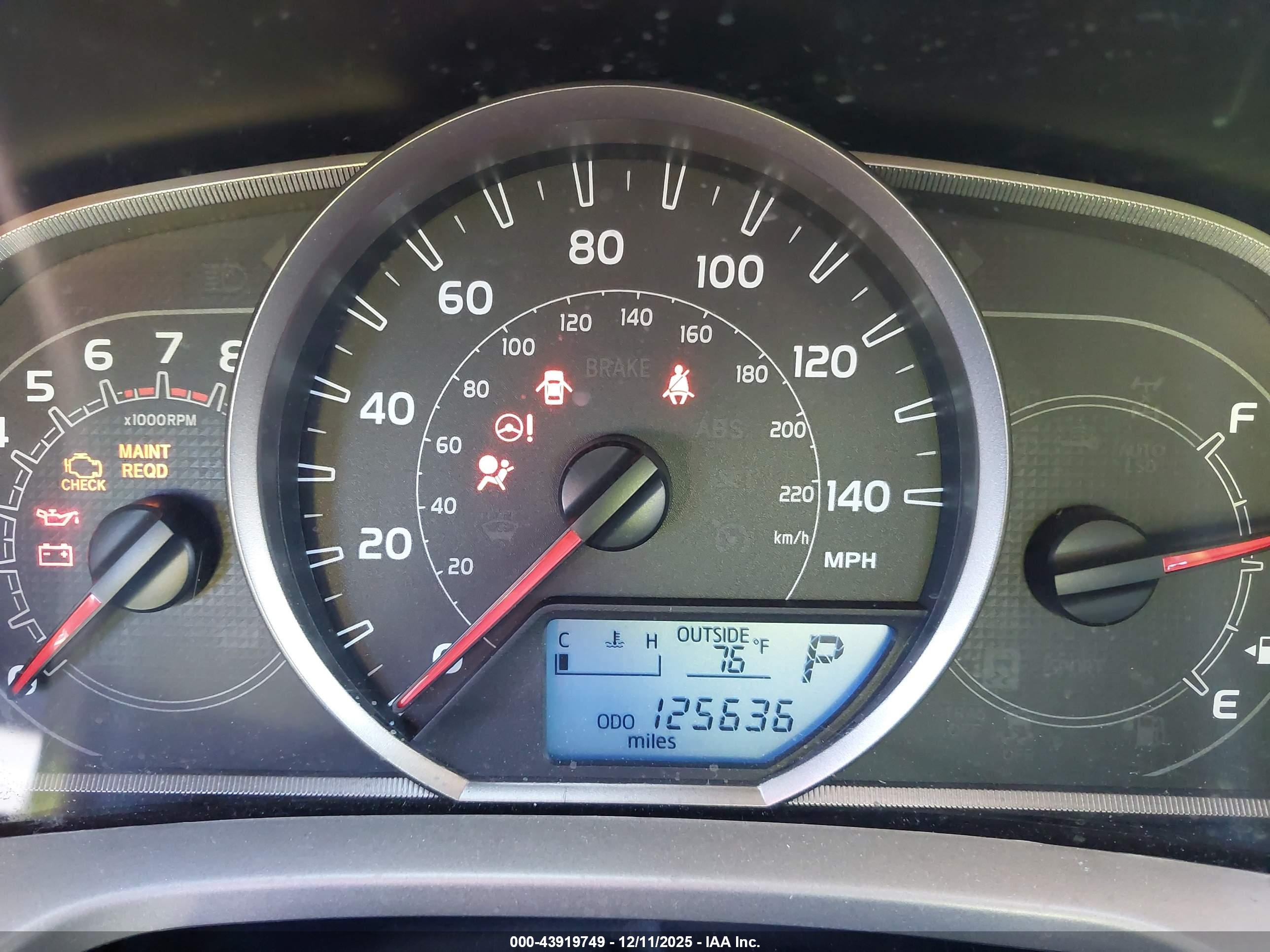 TOYOTA RAV4 image 7