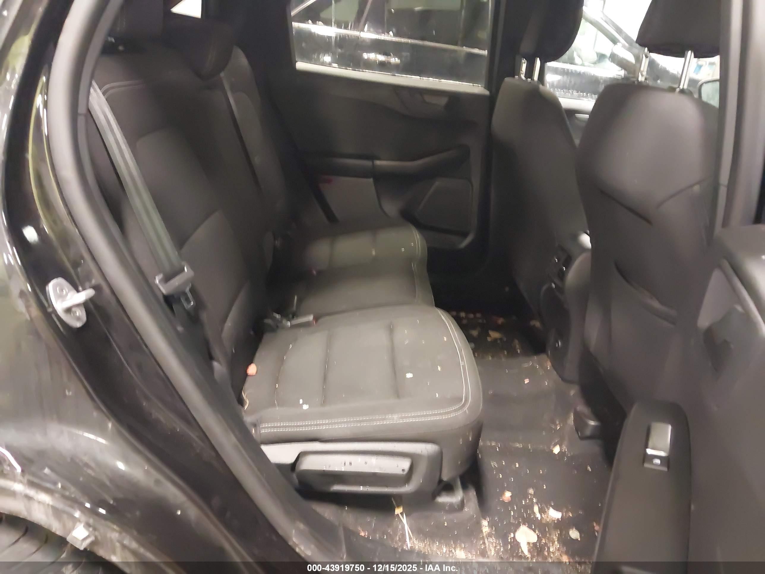 FORD ESCAPE image 8