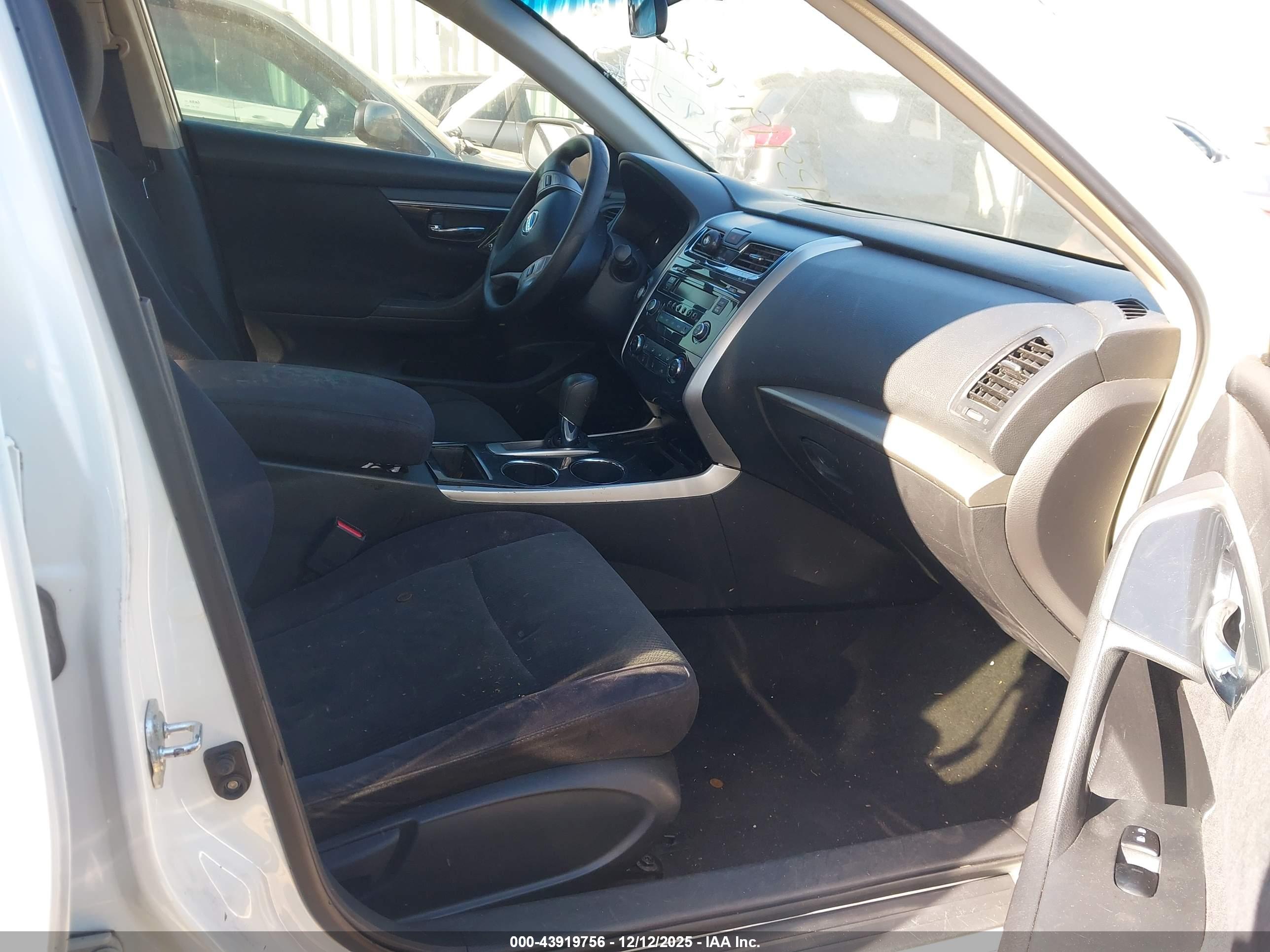 NISSAN ALTIMA image 5