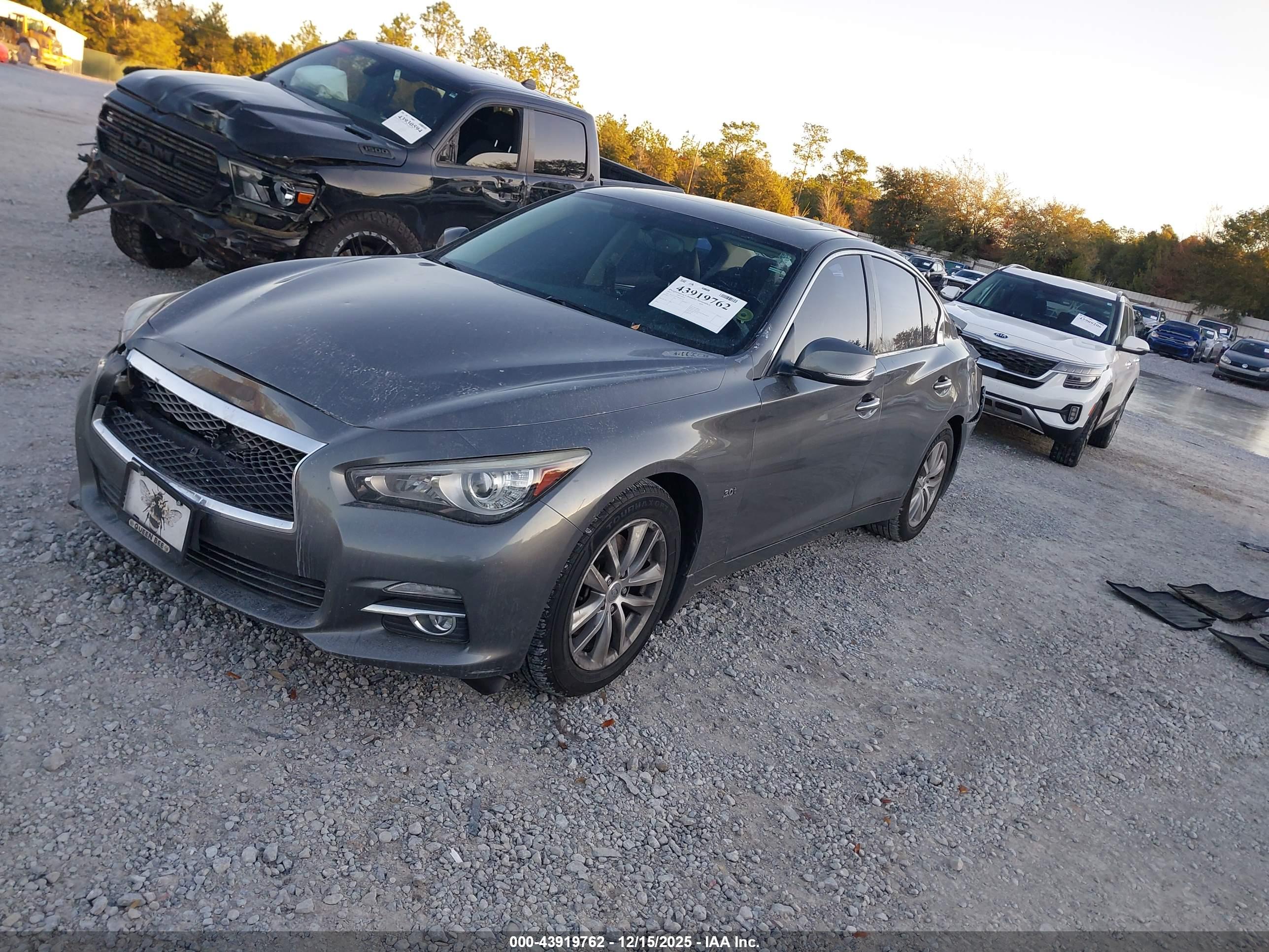 INFINITI Q50 image 2