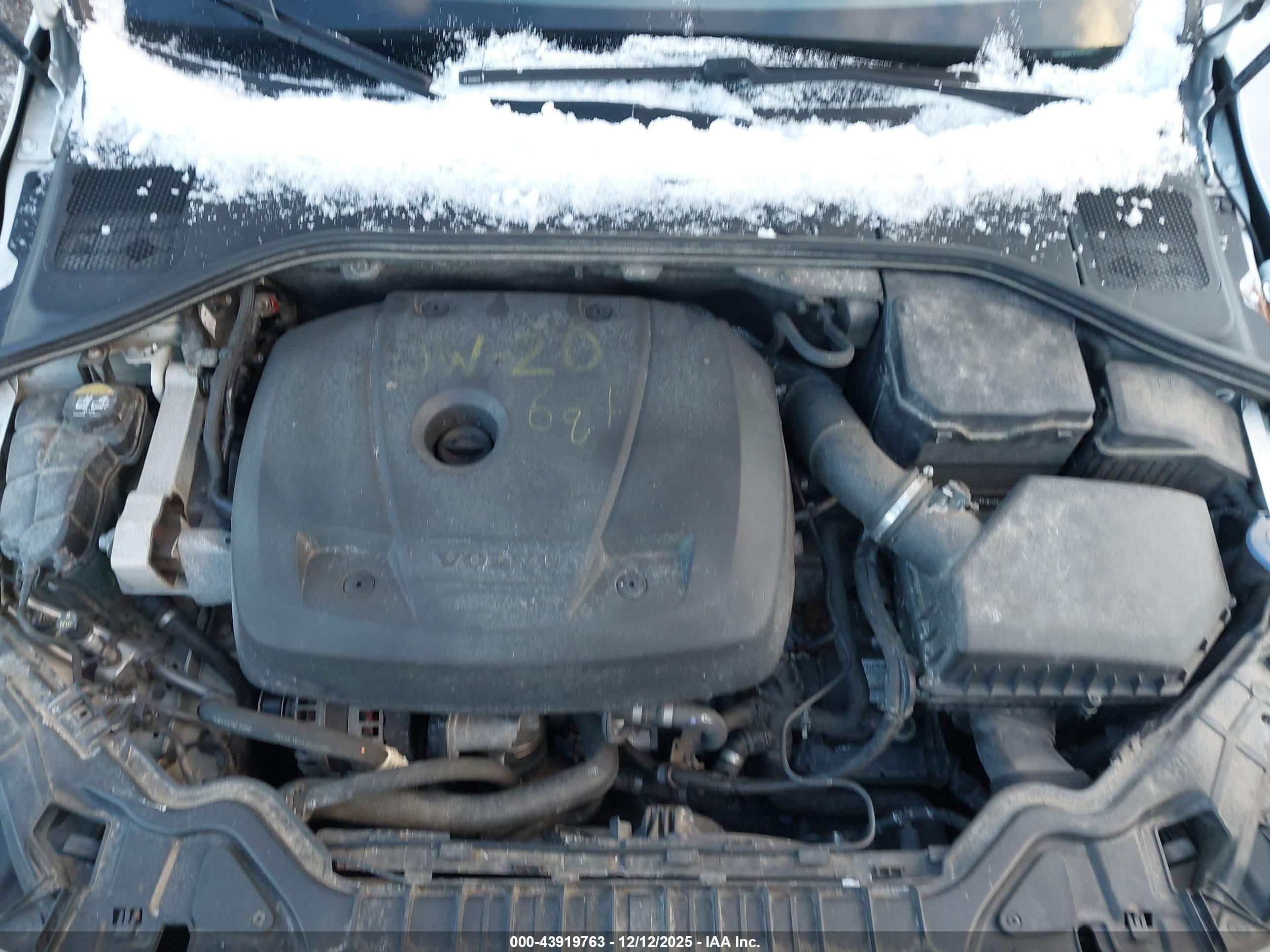 VOLVO S60 image 10