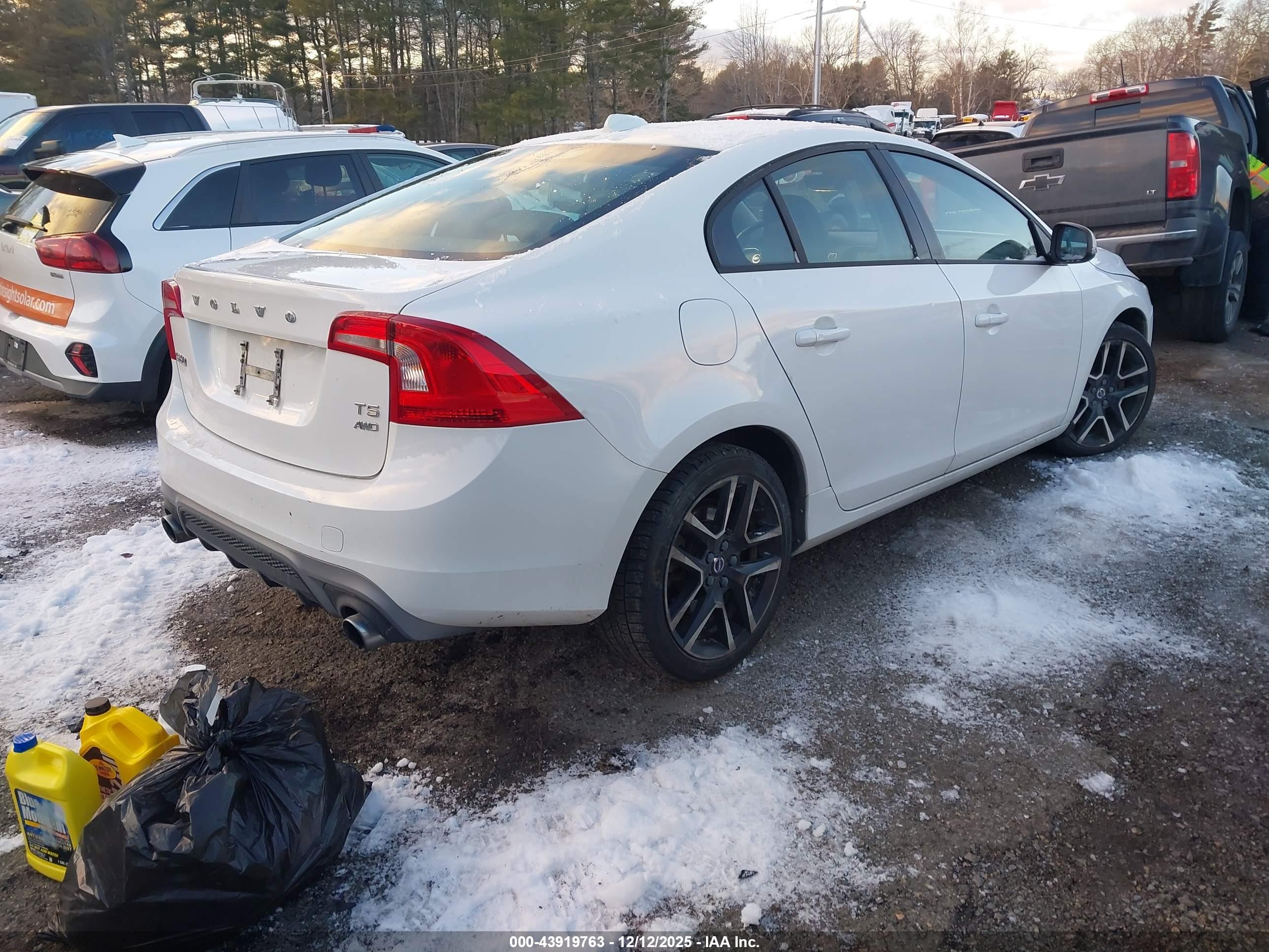 VOLVO S60 image 4