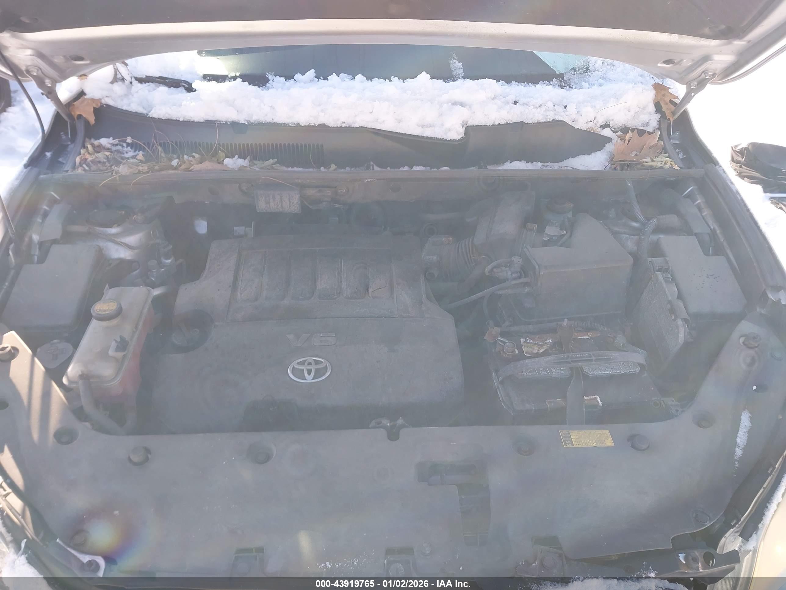 TOYOTA RAV4 image 10