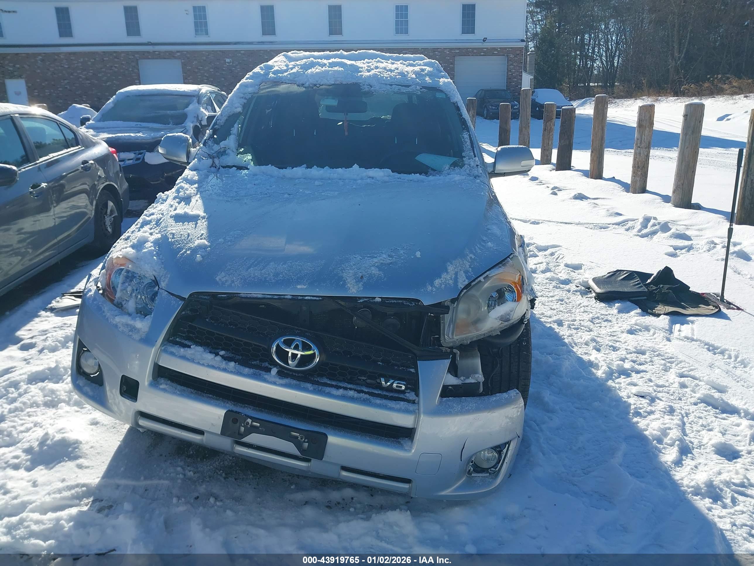 TOYOTA RAV4 image 6