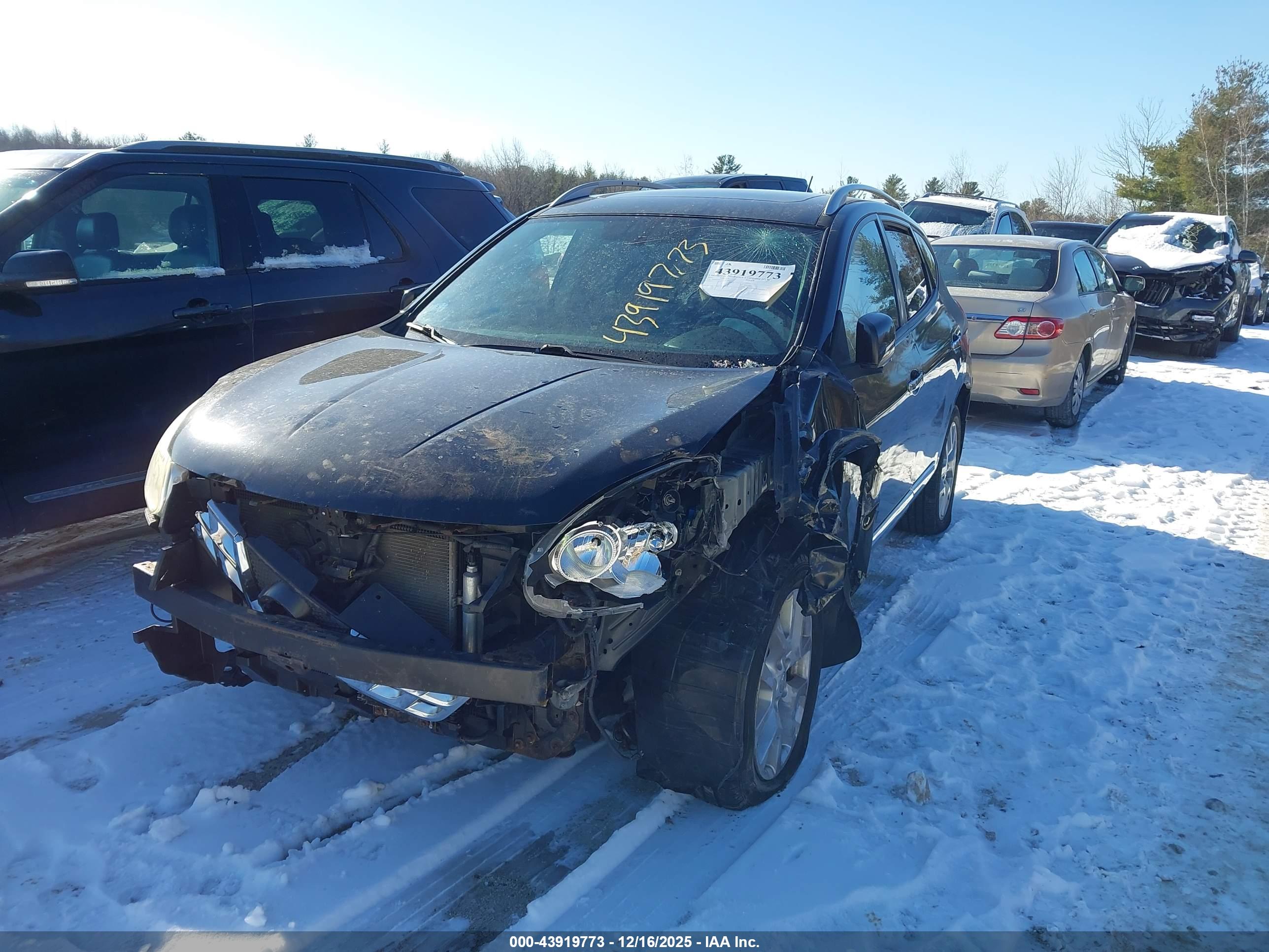 NISSAN ROGUE image 2