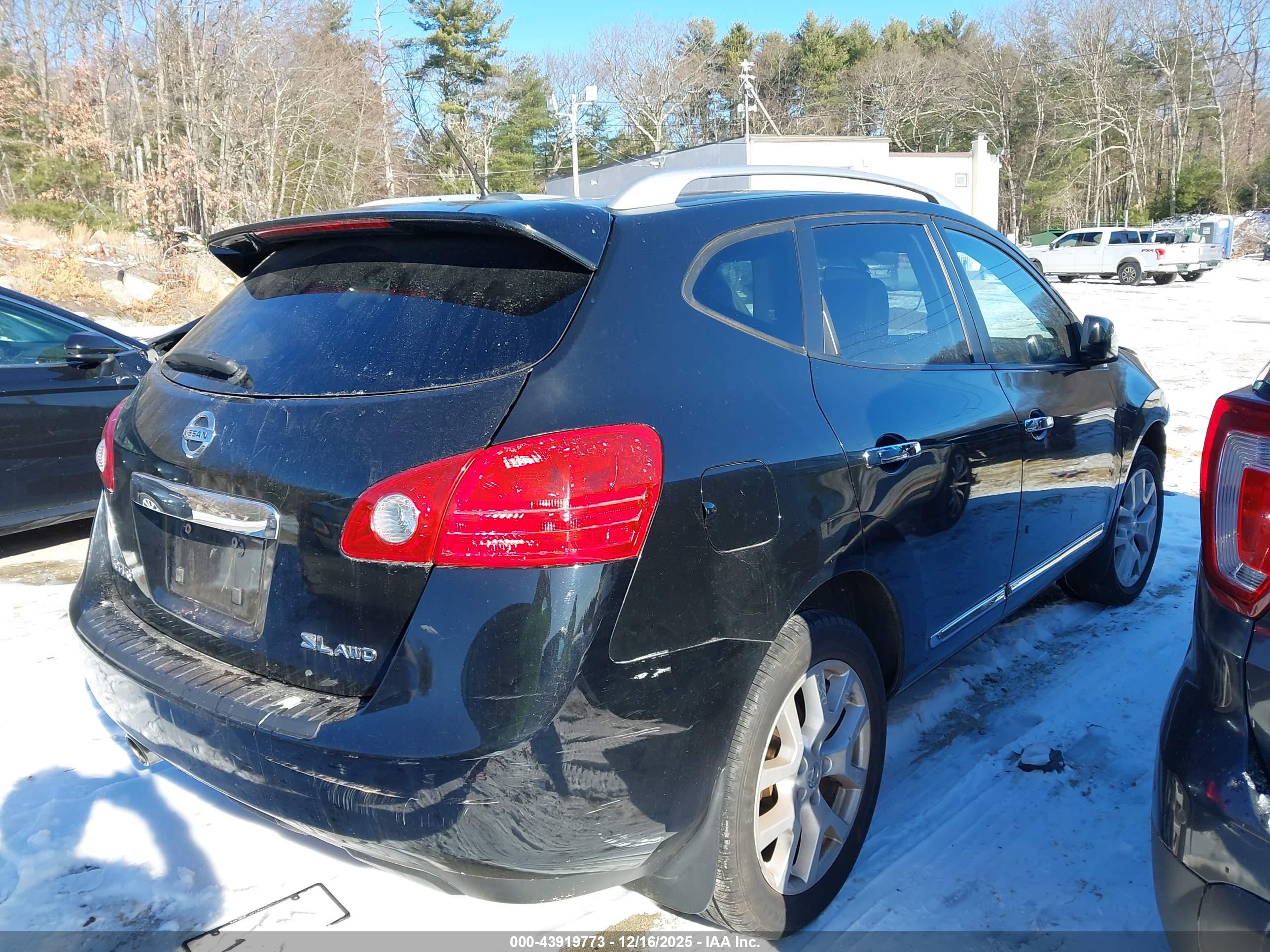 NISSAN ROGUE image 4