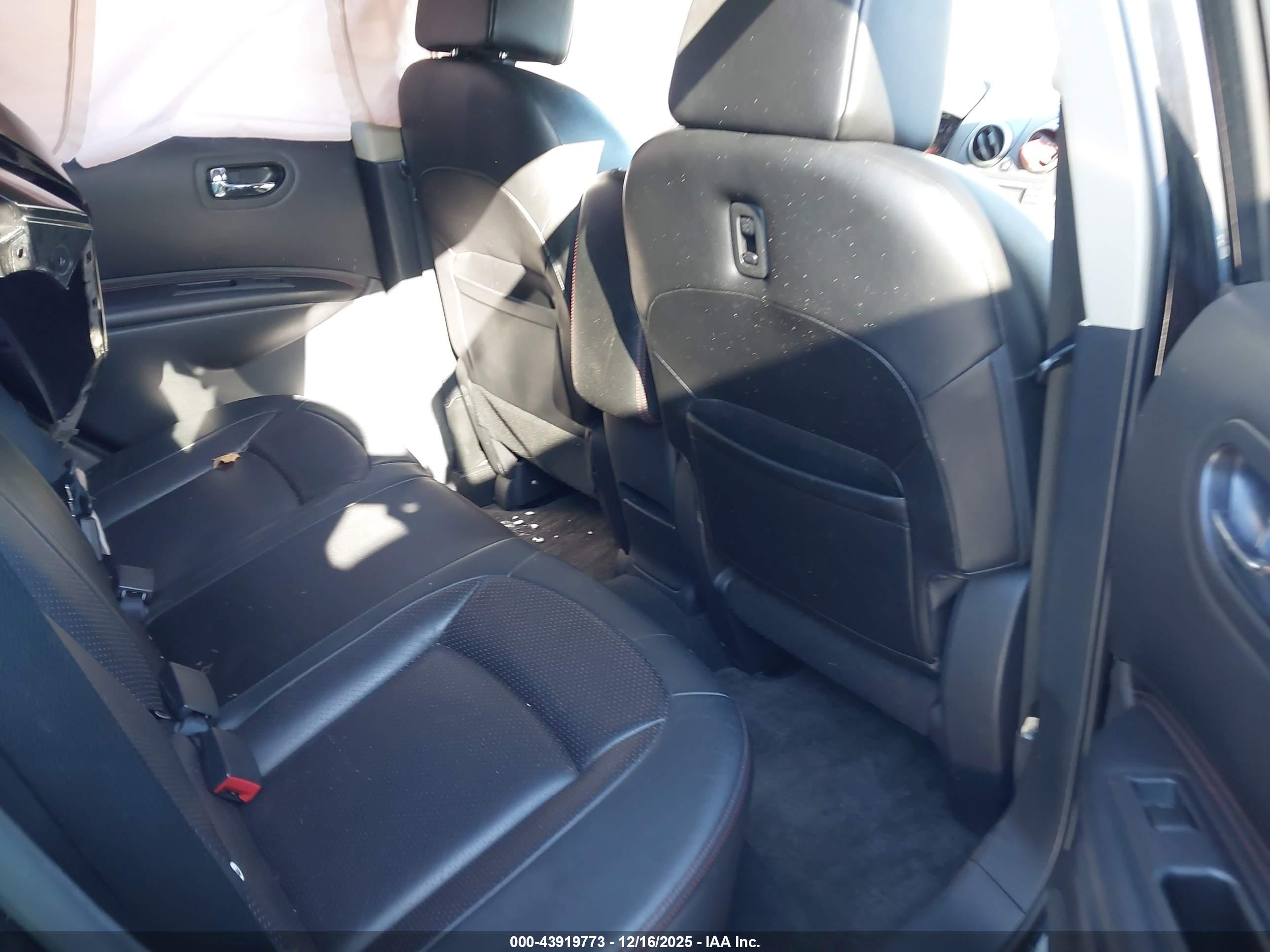 NISSAN ROGUE image 8