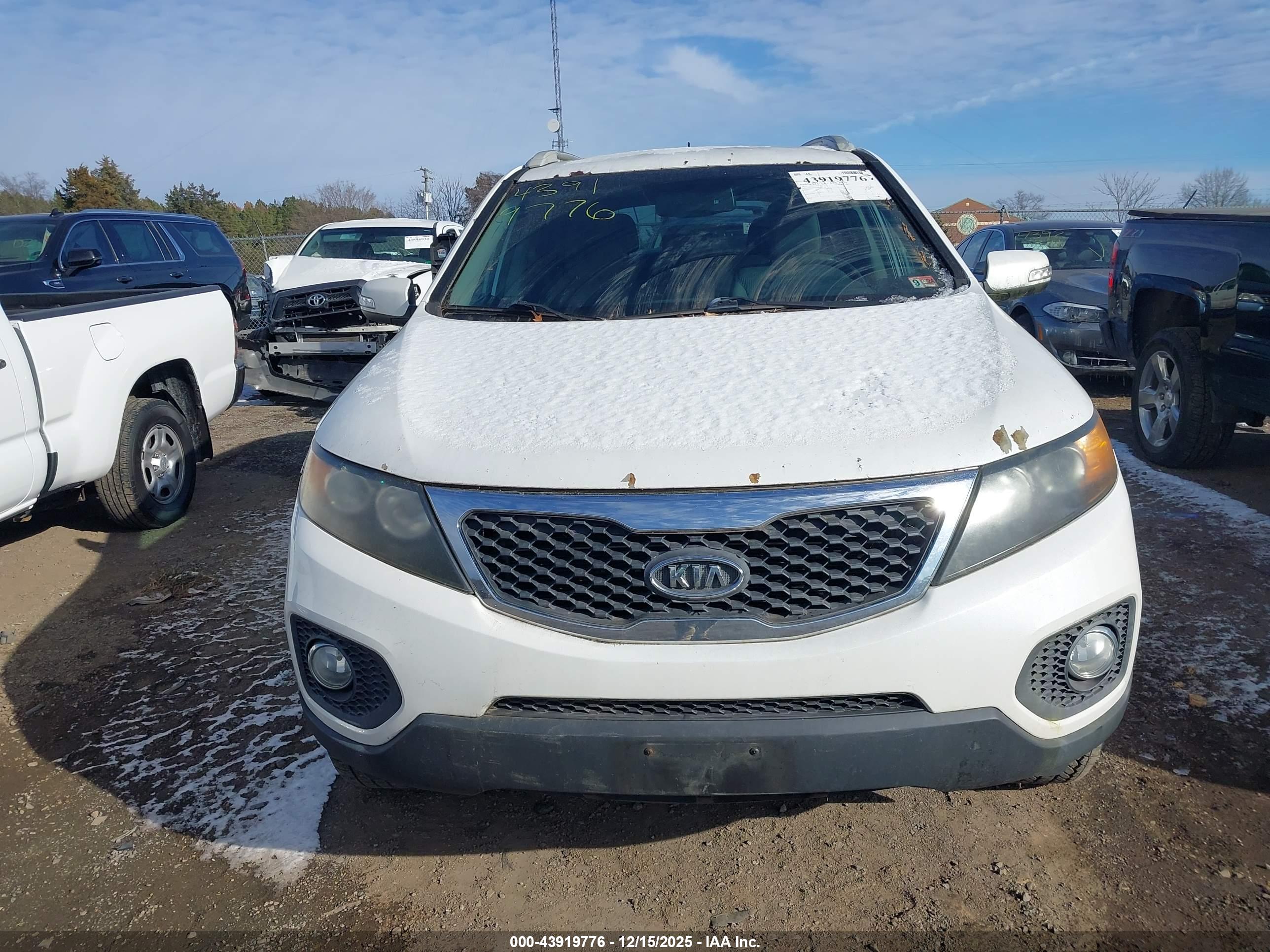 KIA SORENTO image 6
