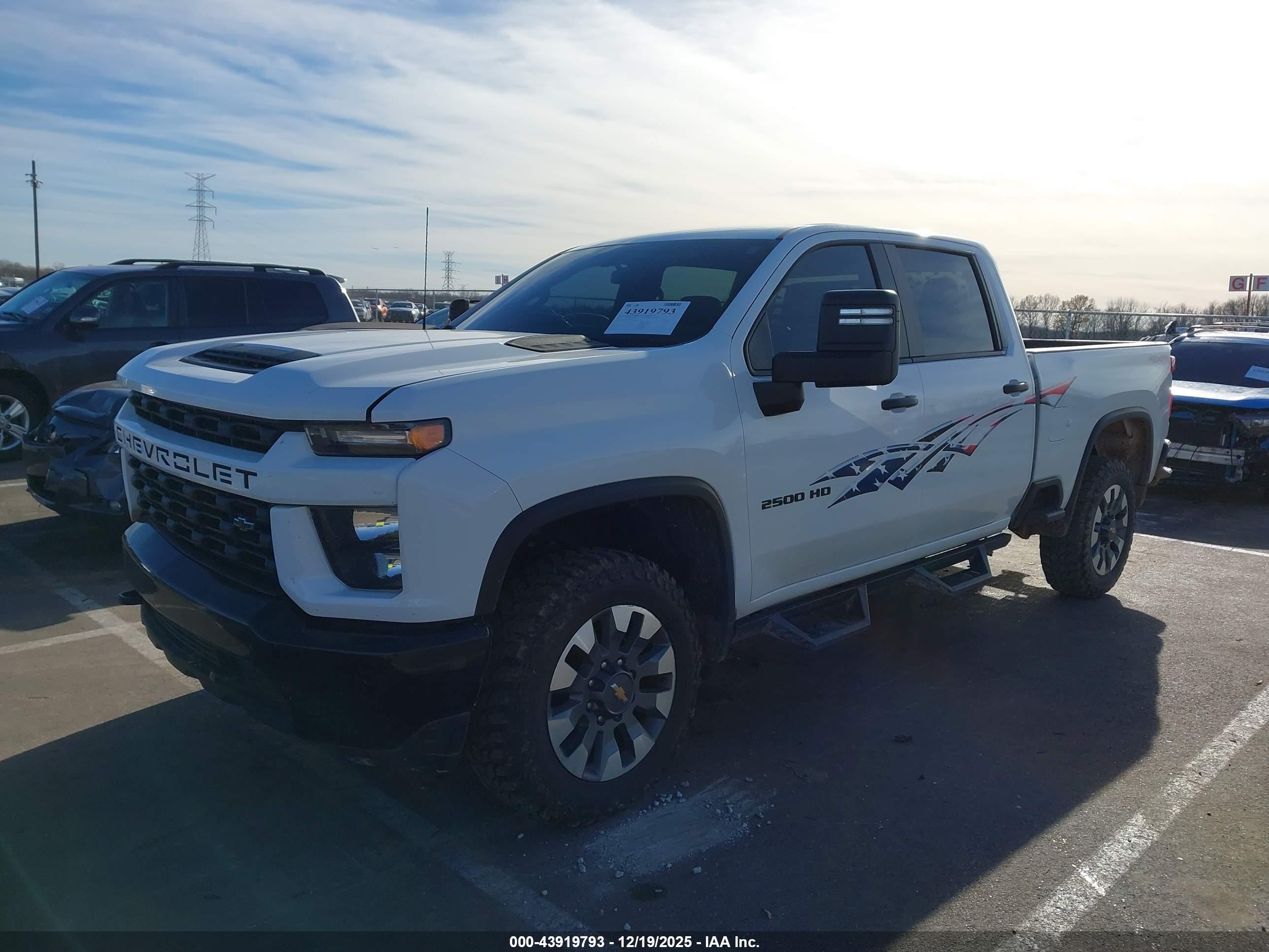 CHEVROLET SILVERADO image 2