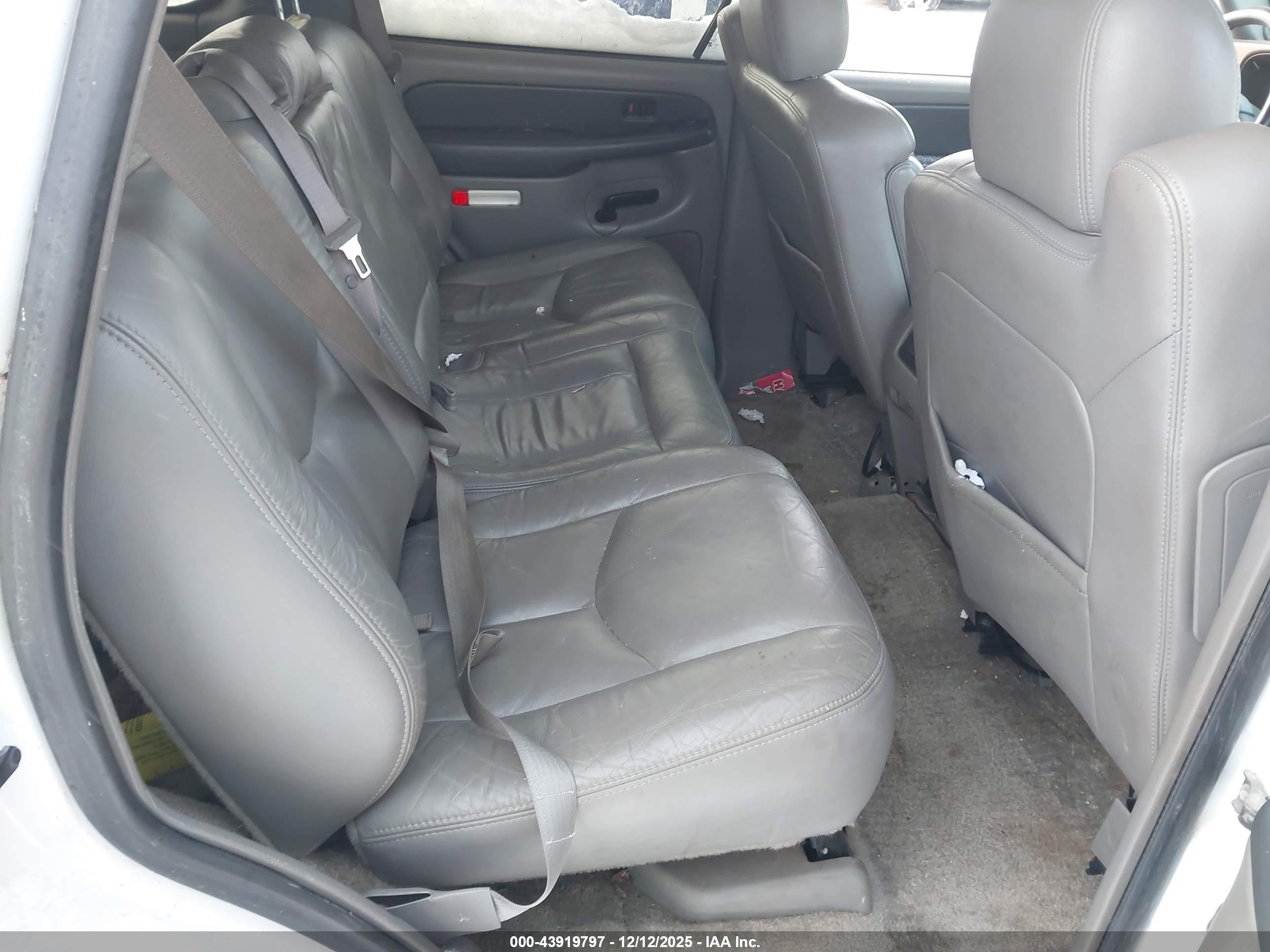 CHEVROLET TAHOE image 8