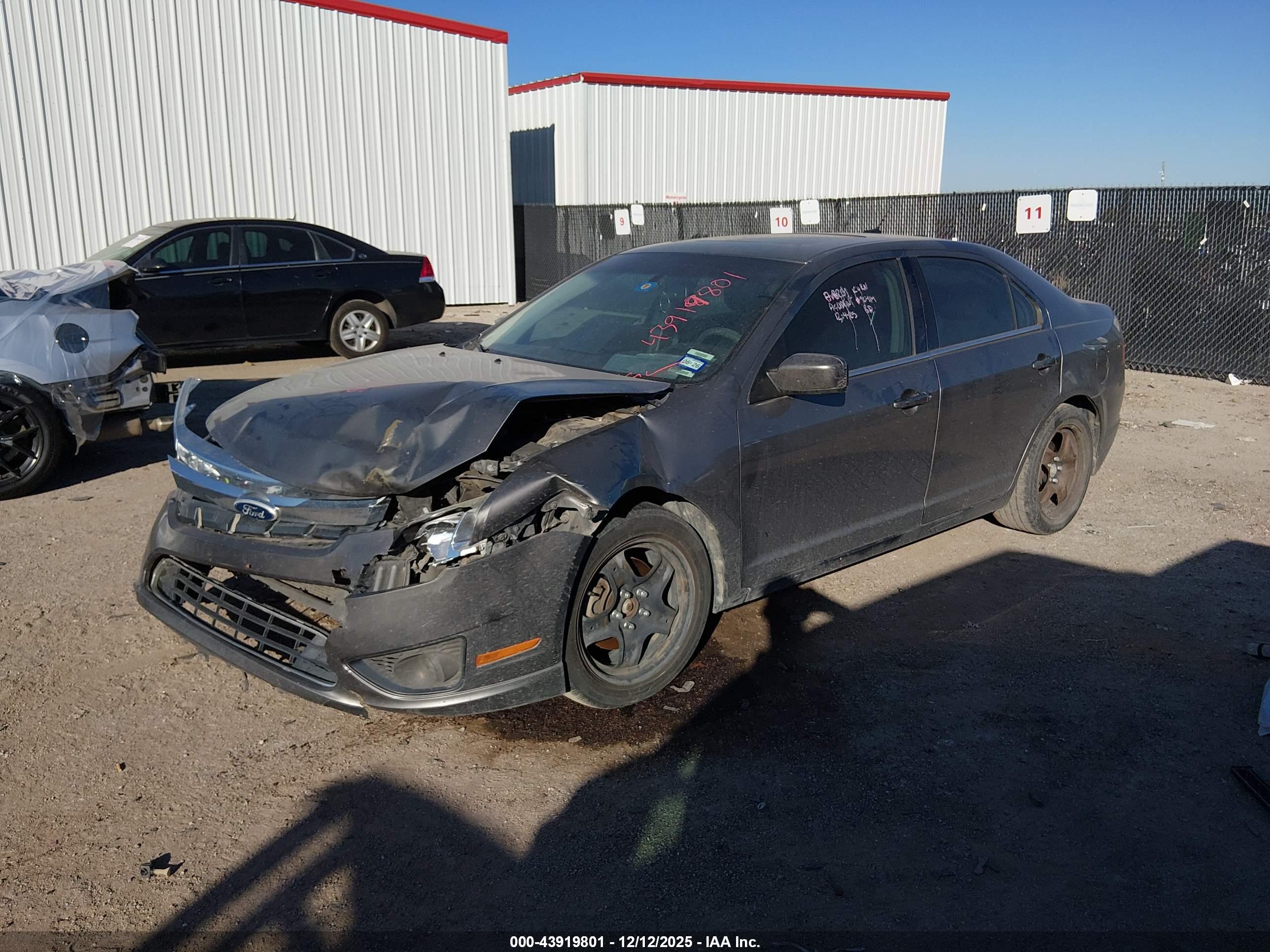 FORD FUSION image 2