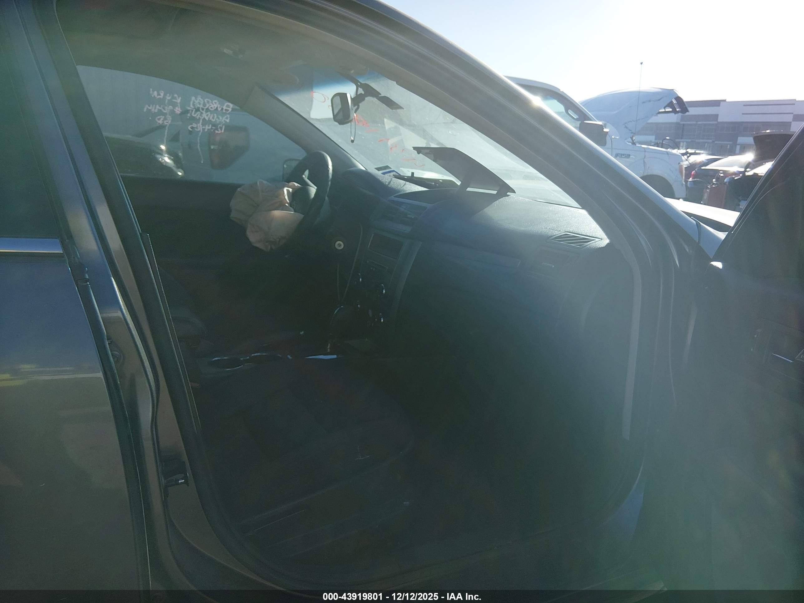 FORD FUSION image 5