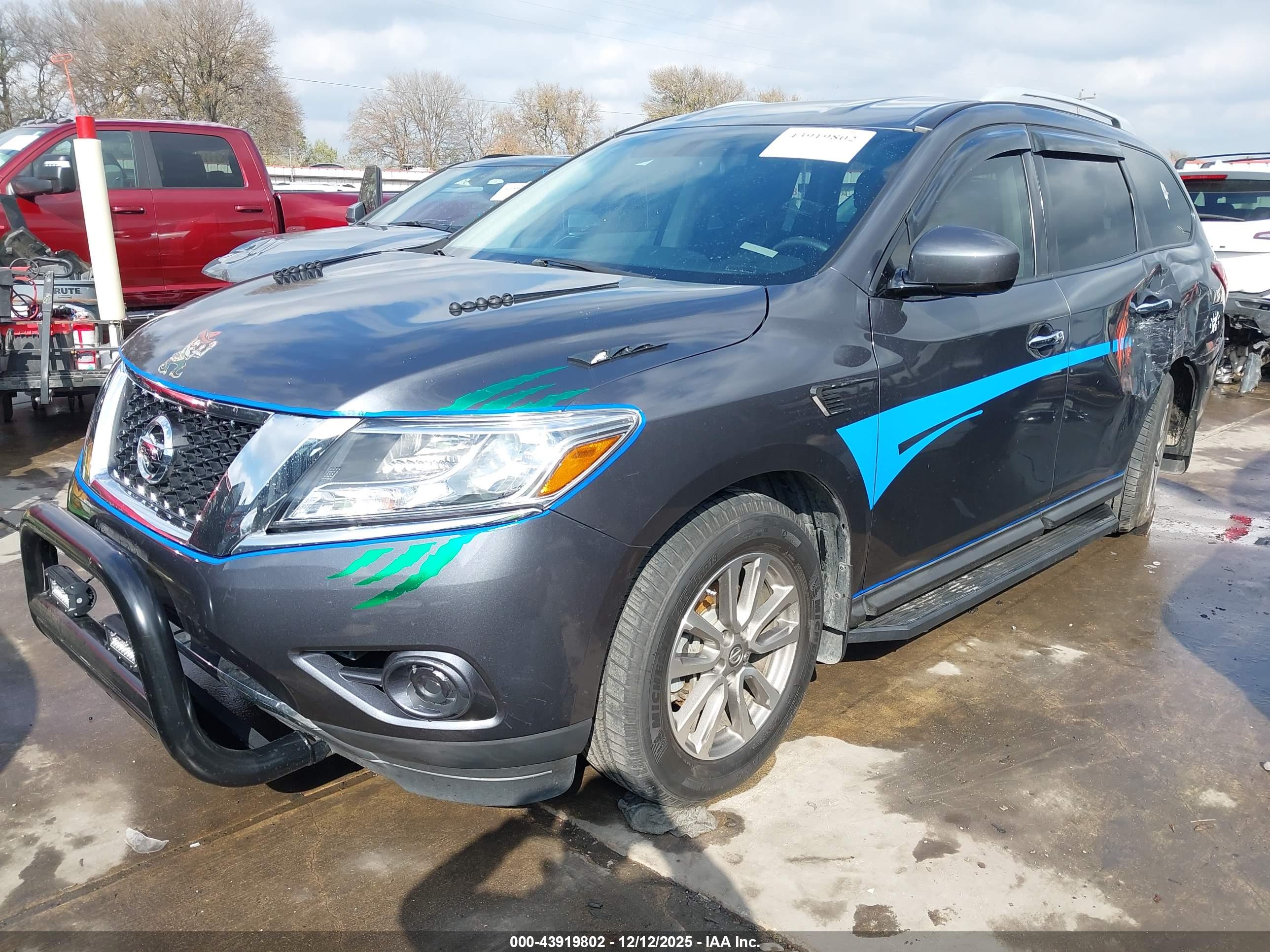 NISSAN PATHFINDER image 2
