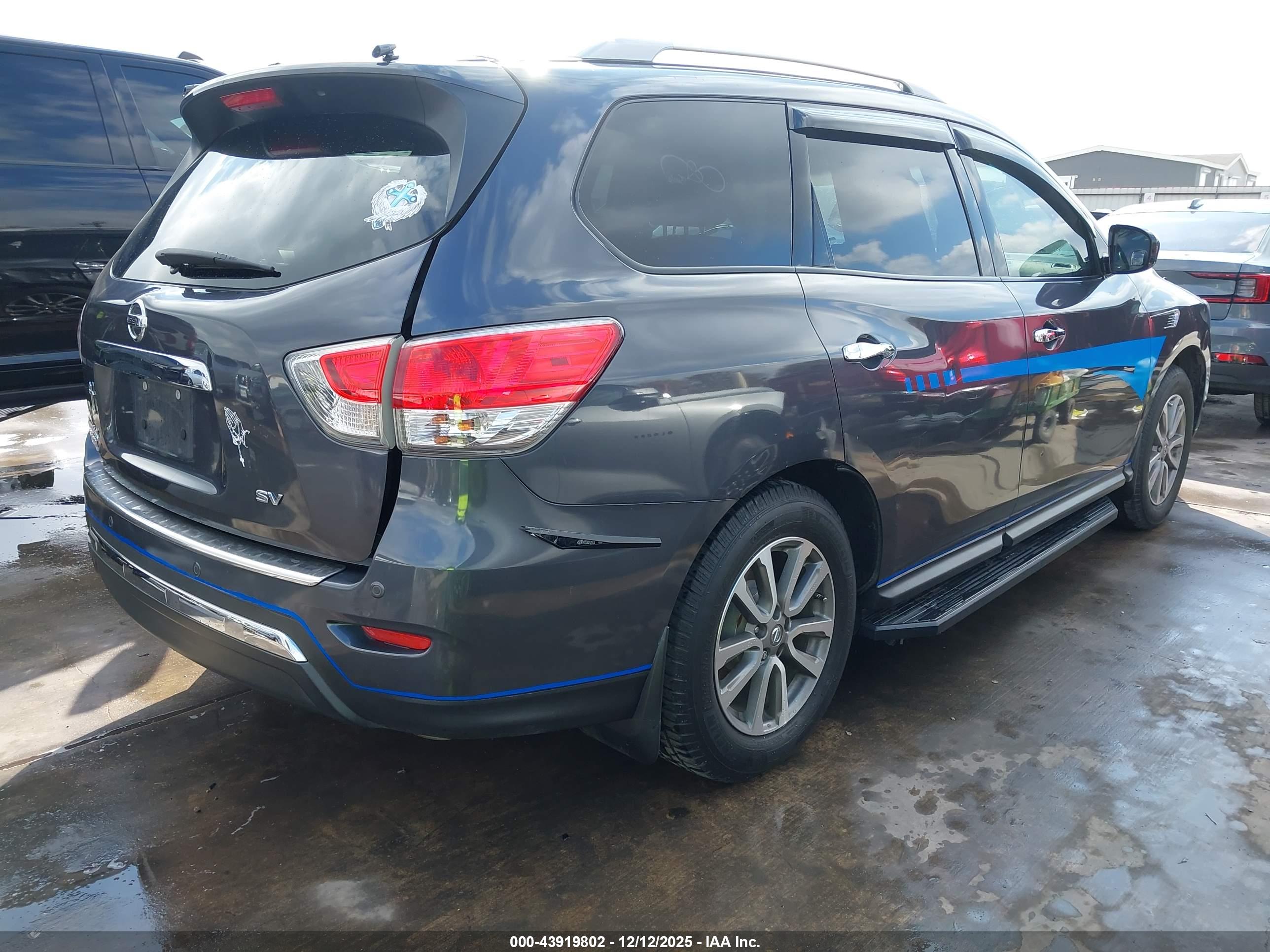 NISSAN PATHFINDER image 4