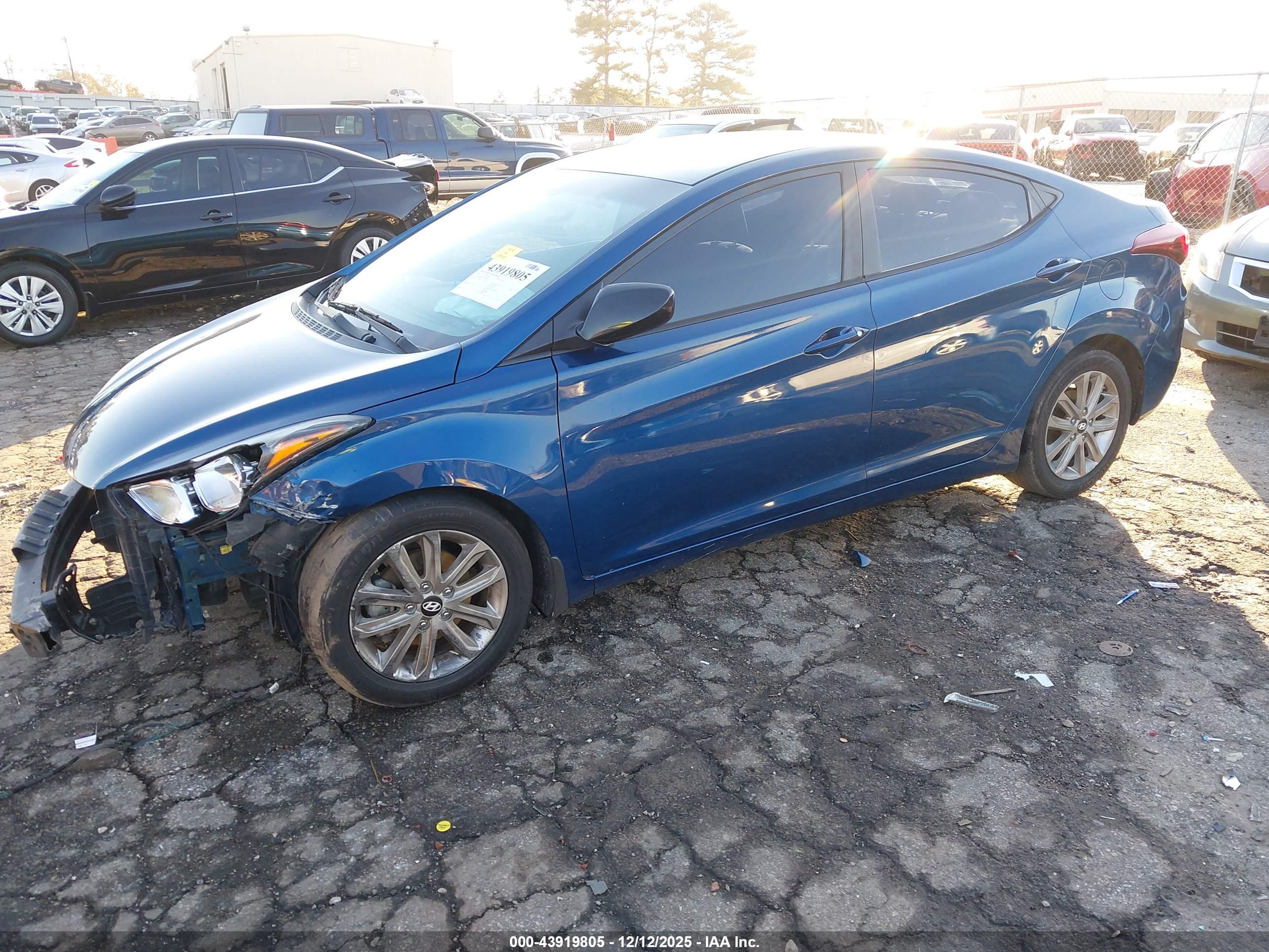 HYUNDAI ELANTRA image 2