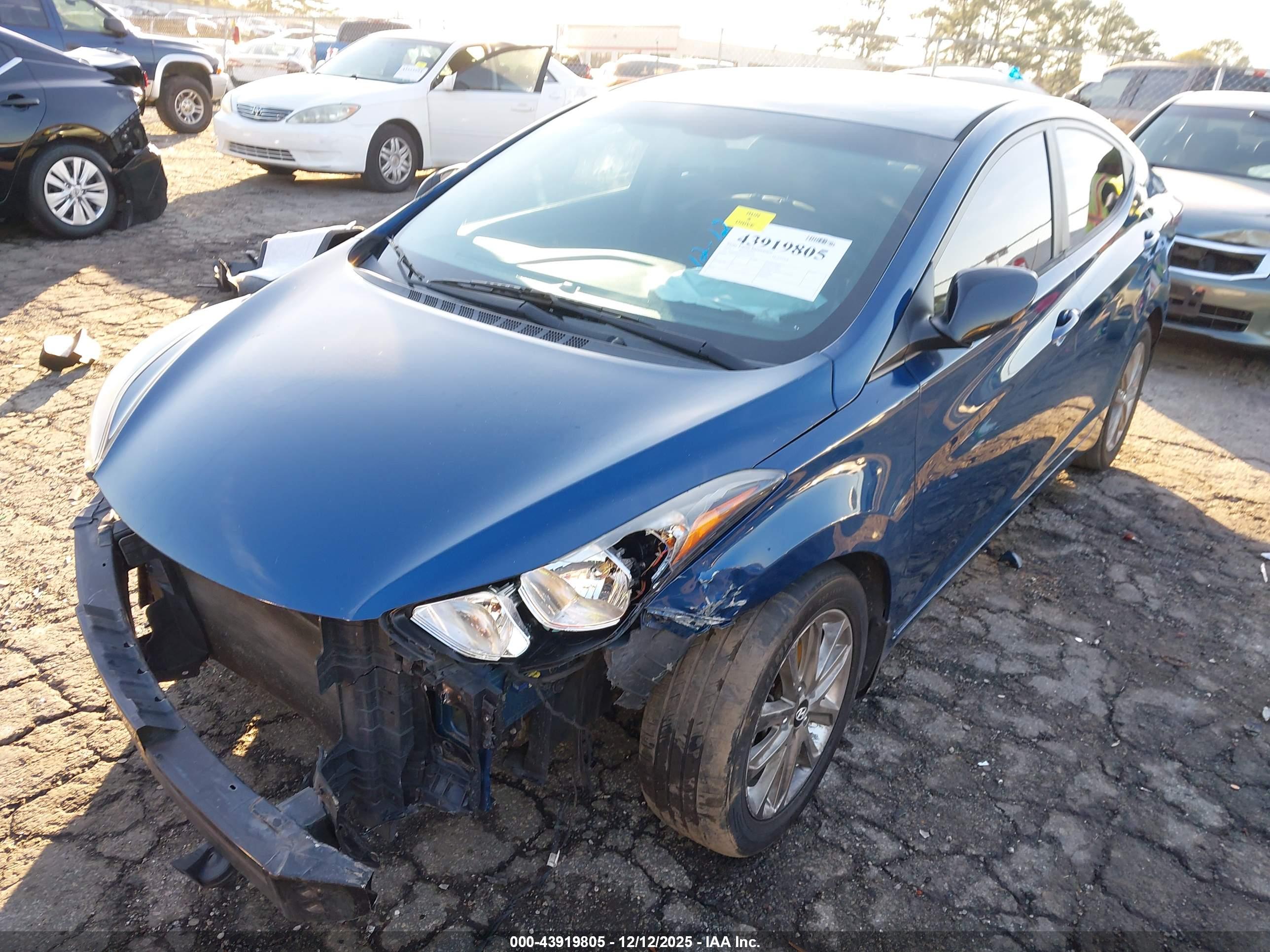 HYUNDAI ELANTRA image 6