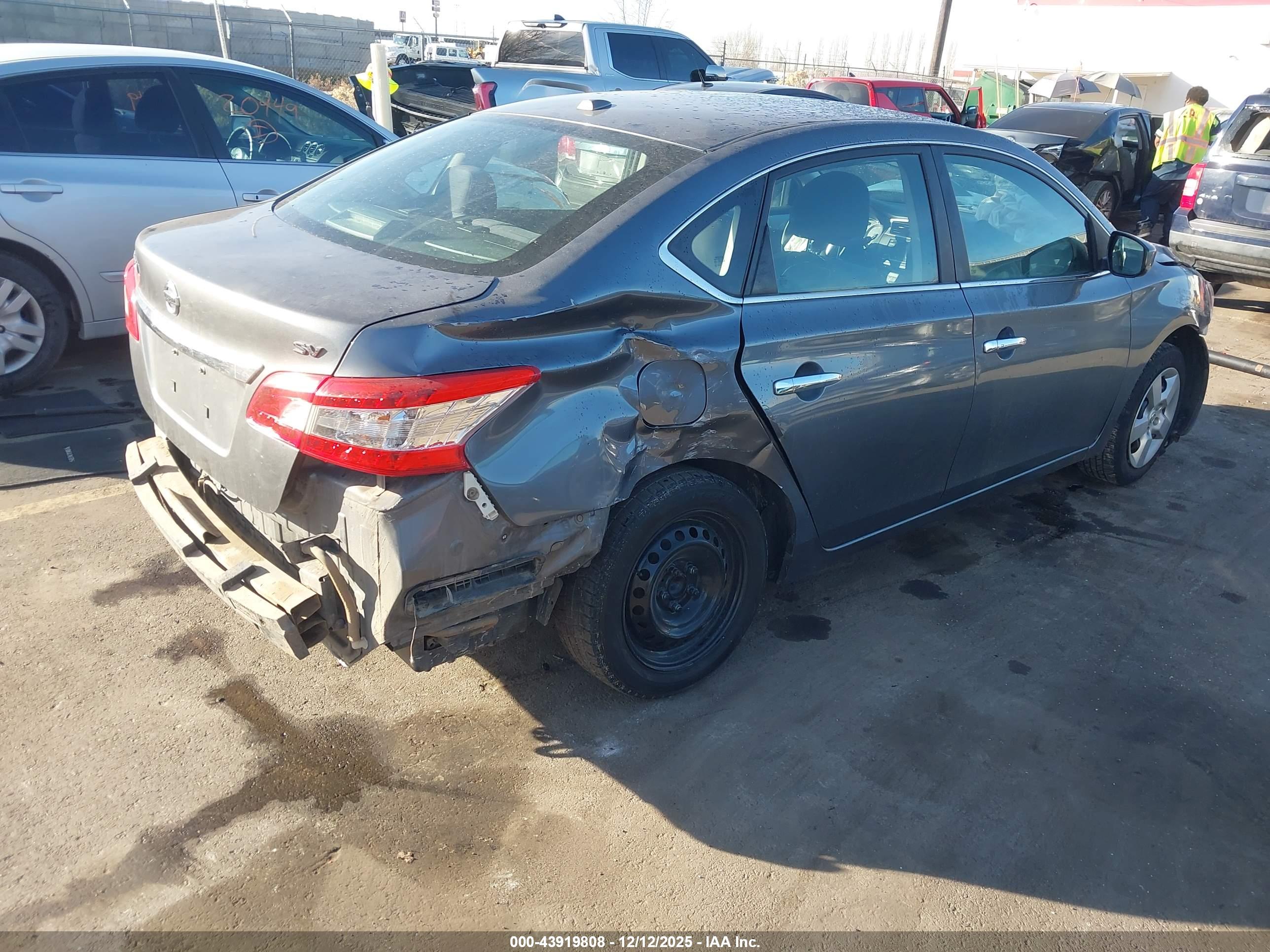 NISSAN SENTRA image 4