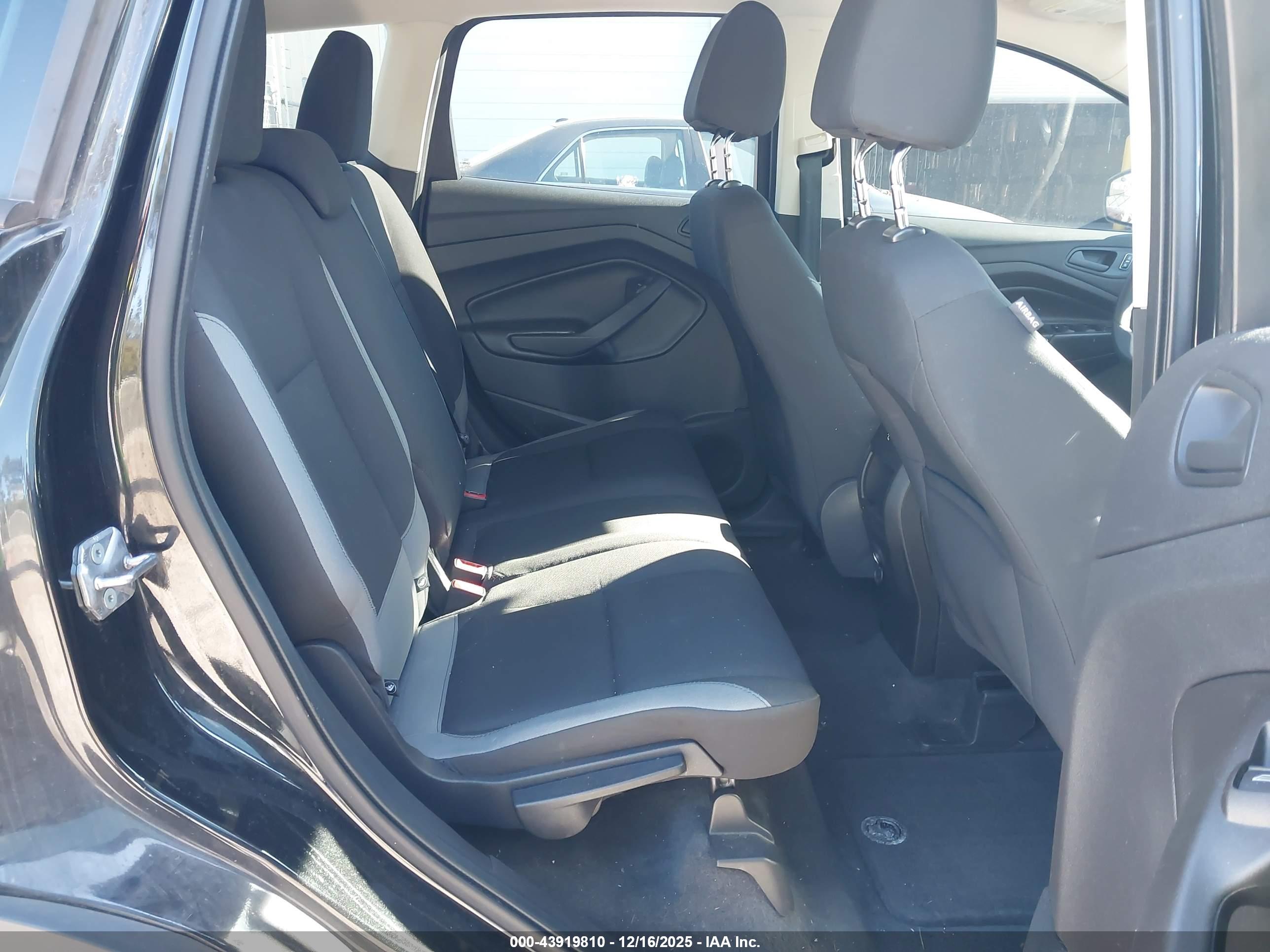 FORD ESCAPE image 8