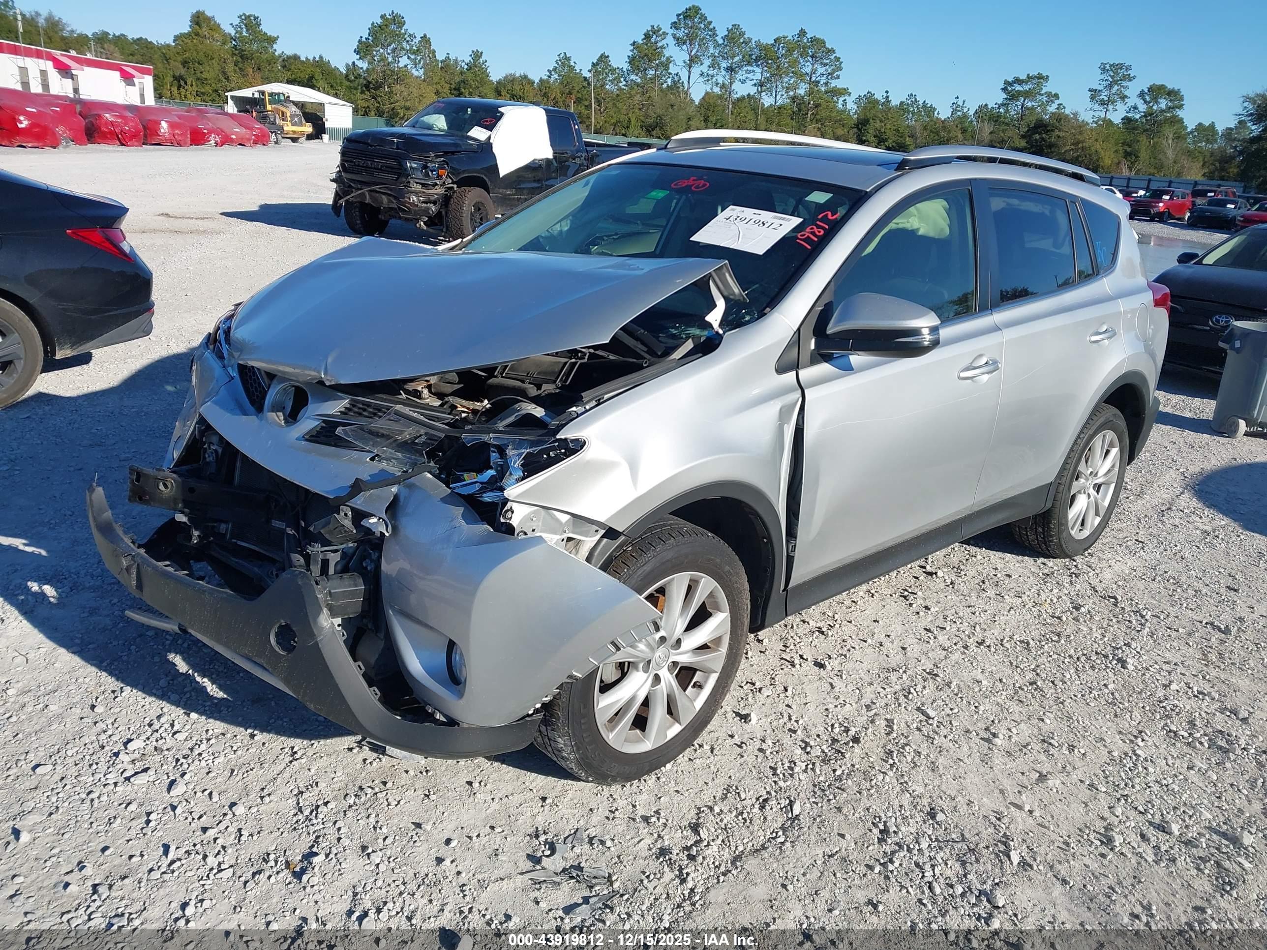 TOYOTA RAV4 image 2