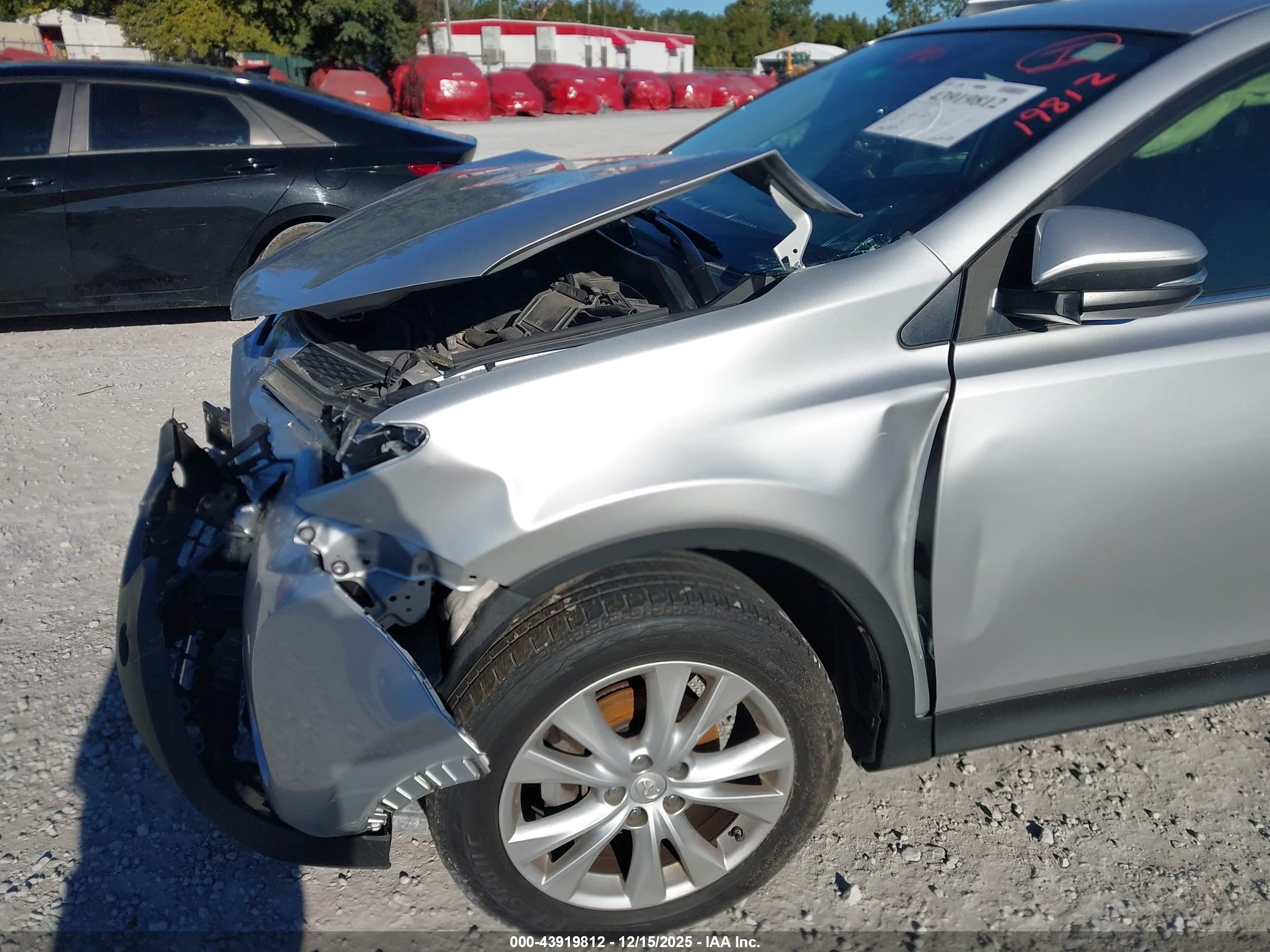TOYOTA RAV4 image 6