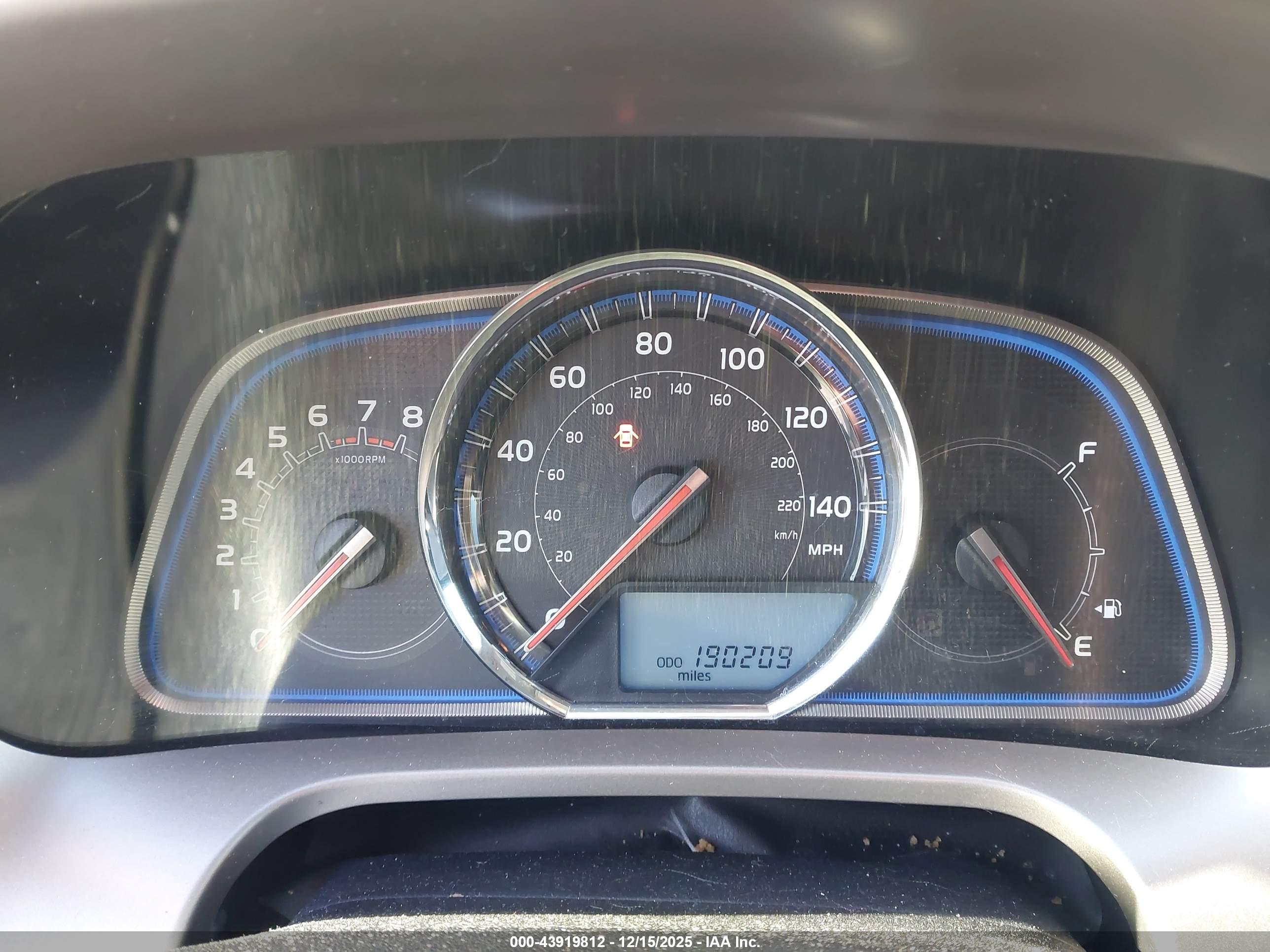 TOYOTA RAV4 image 7
