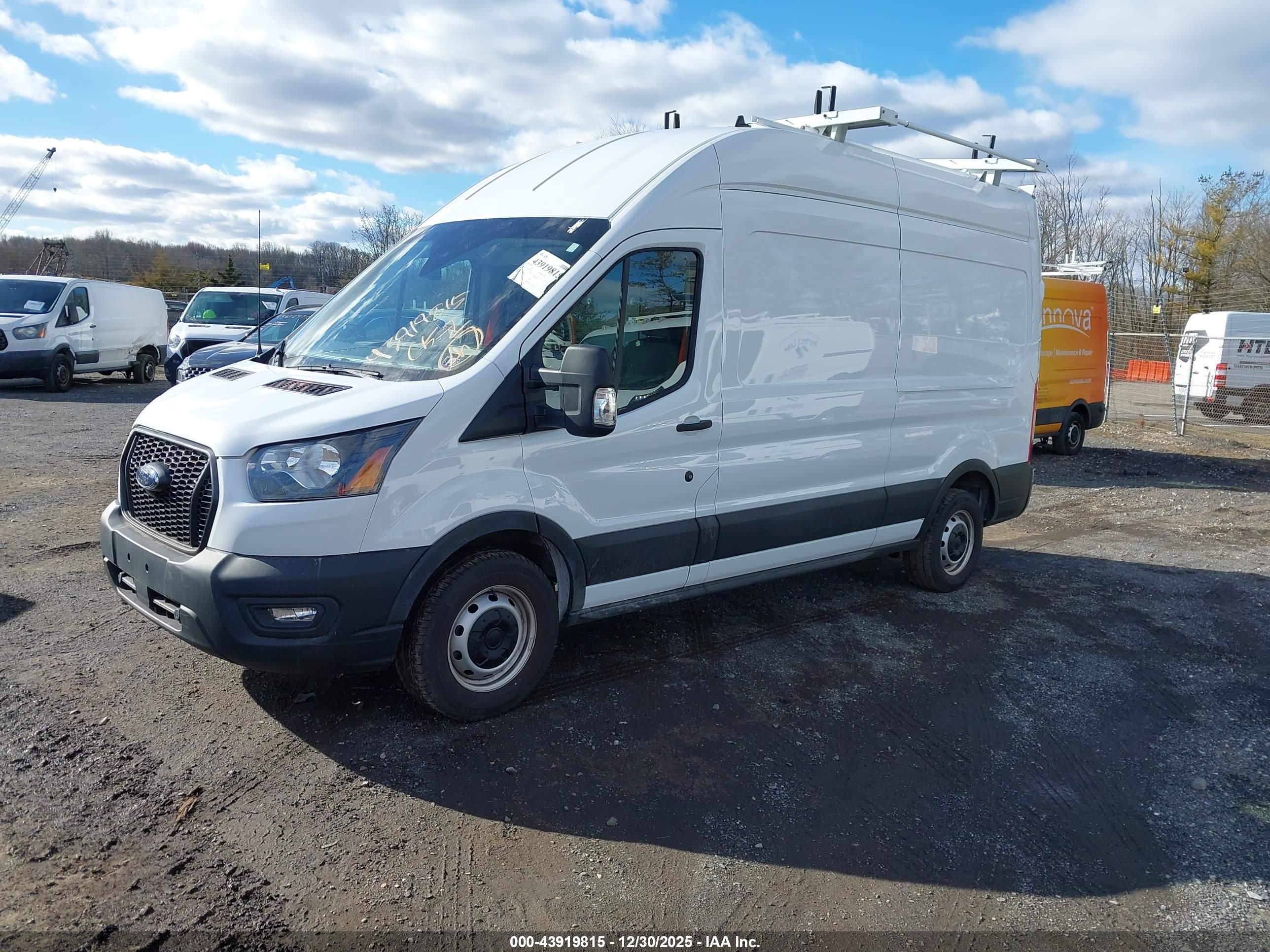 FORD TRANSIT-250 image 2