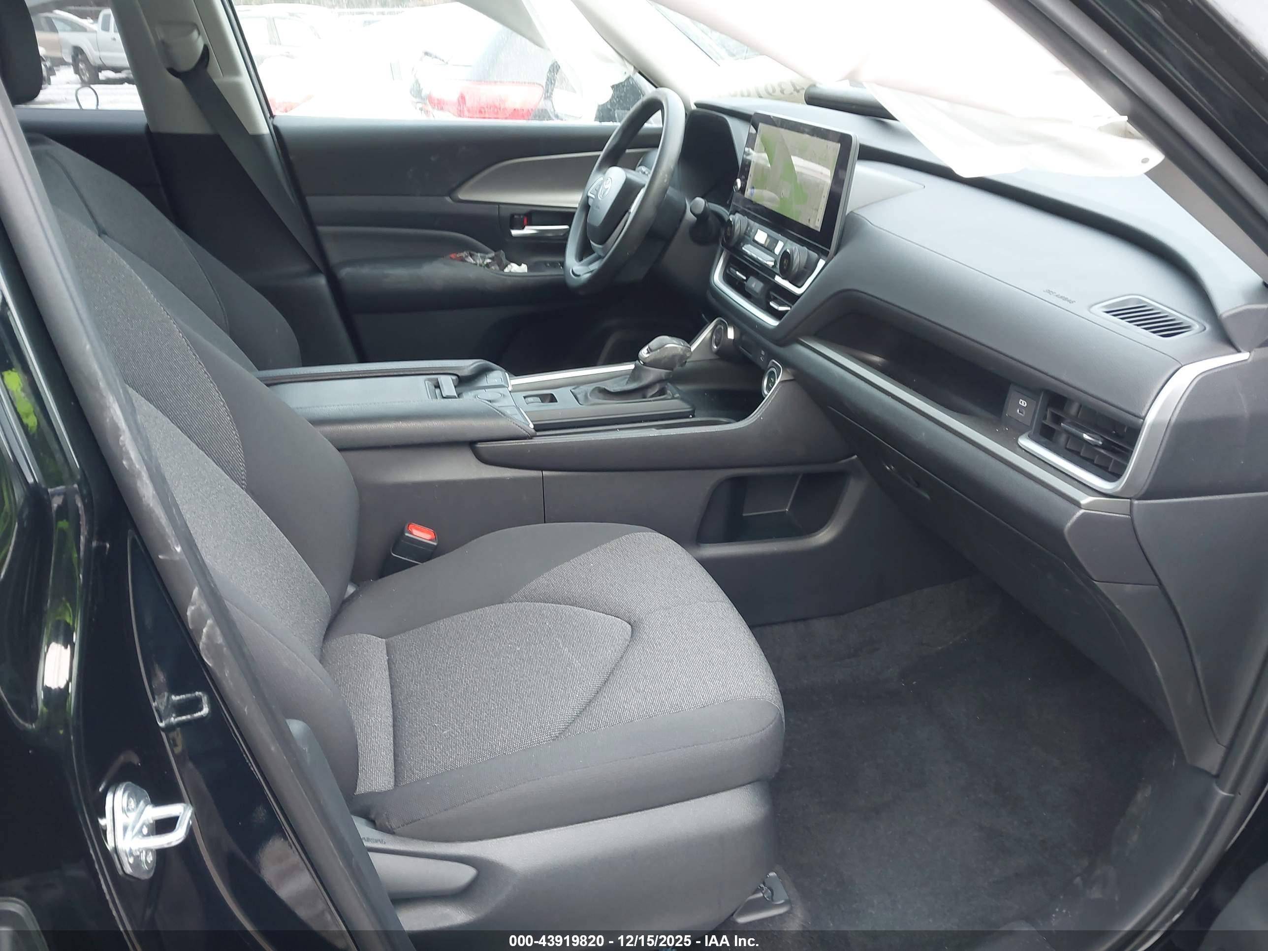 TOYOTA GRAND image 5