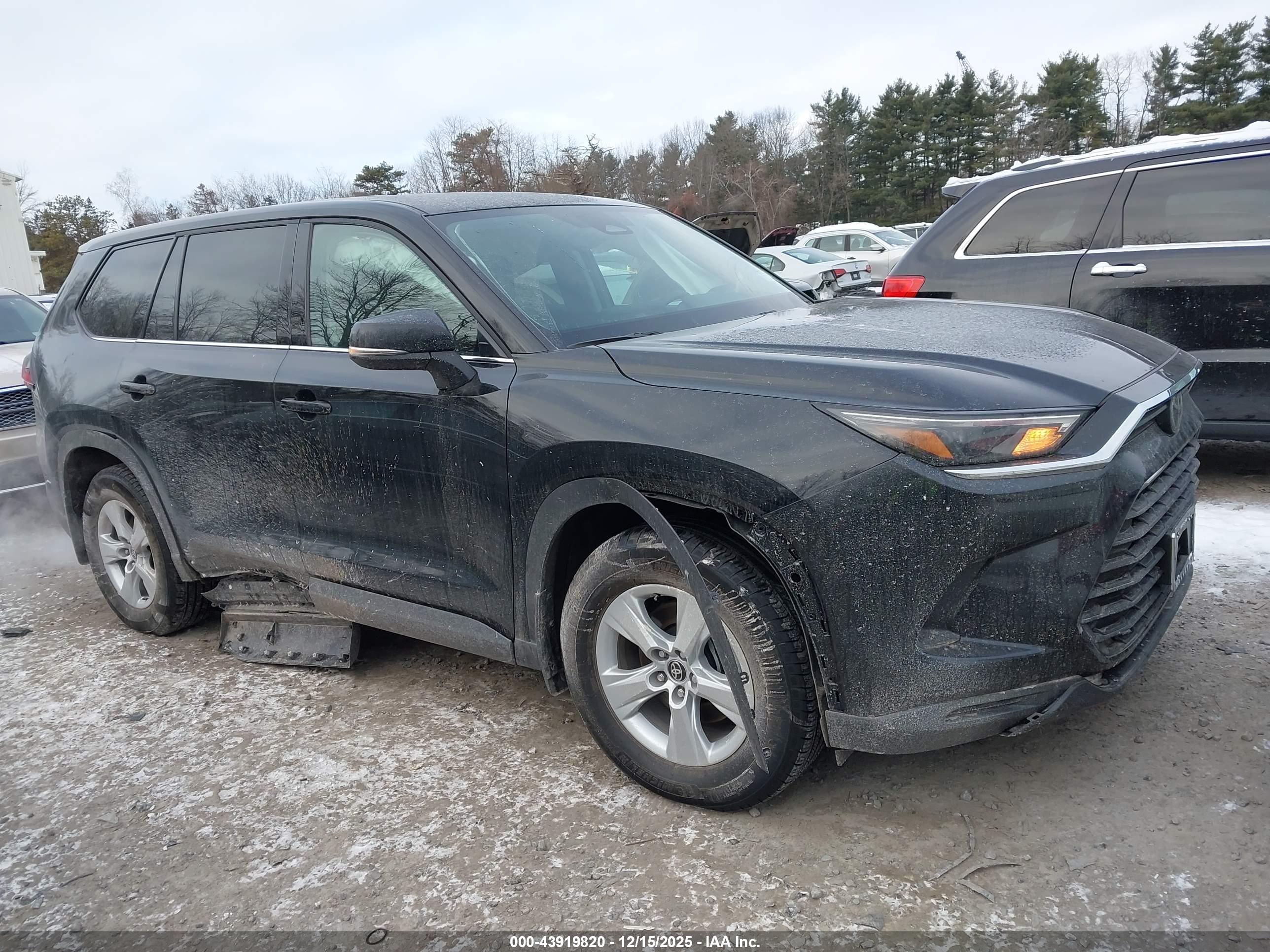 TOYOTA GRAND image 6