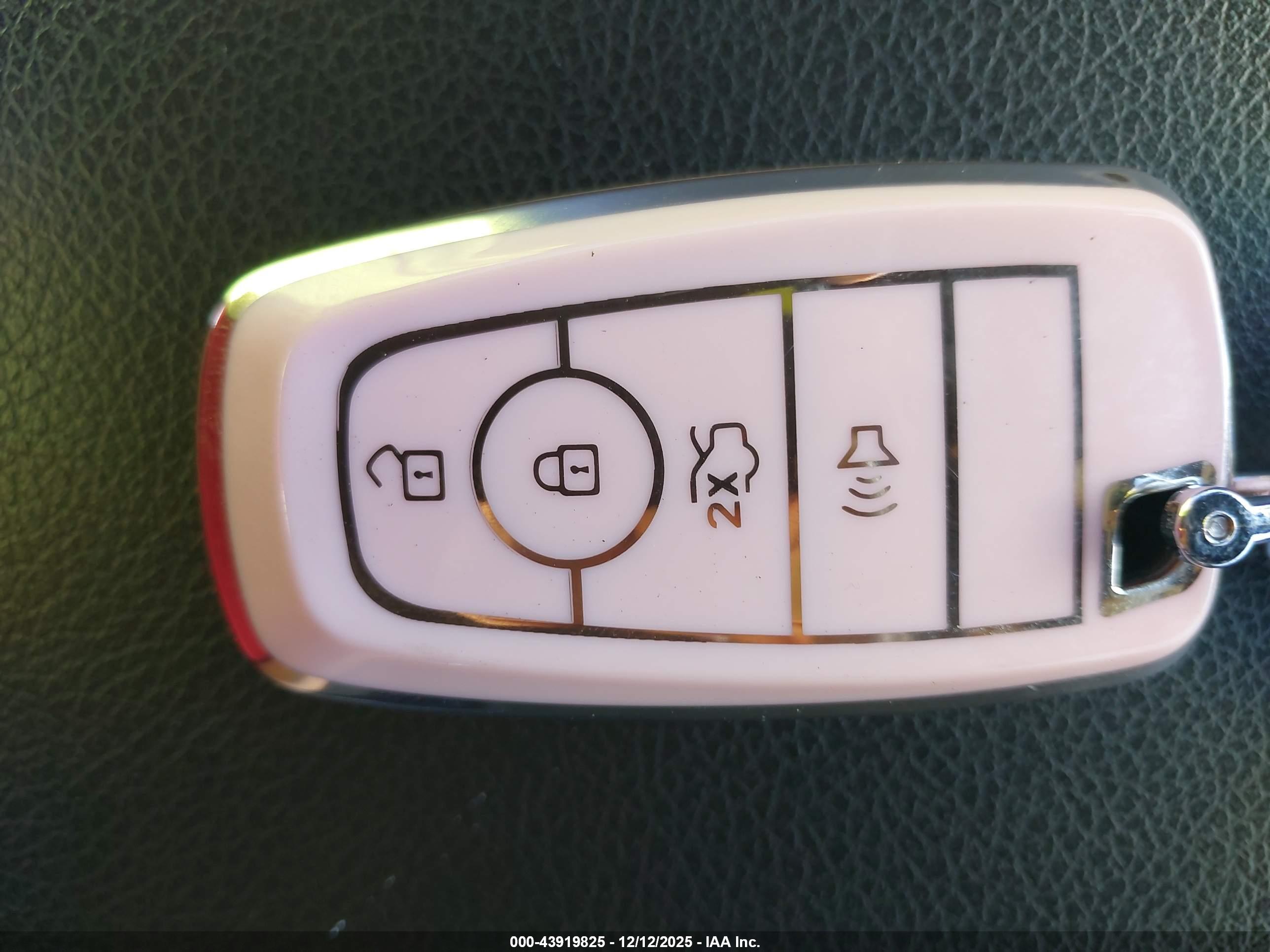 FORD EXPEDITION image 11