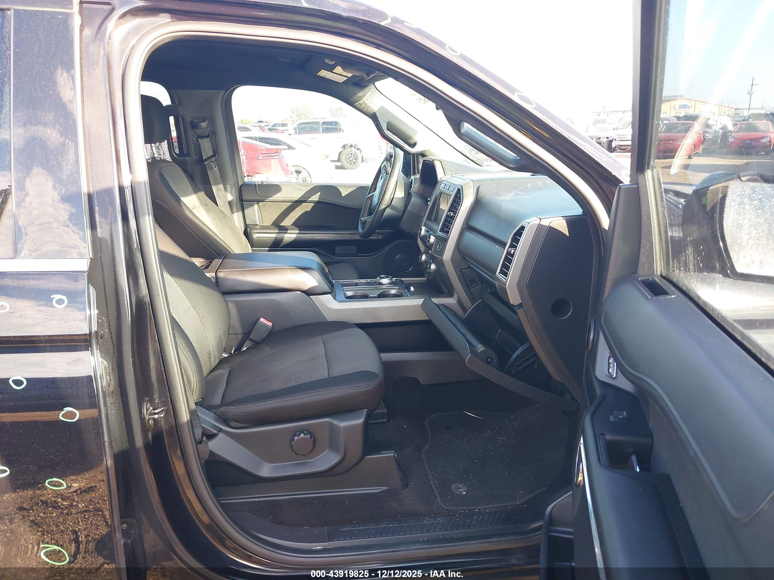 FORD EXPEDITION image 5