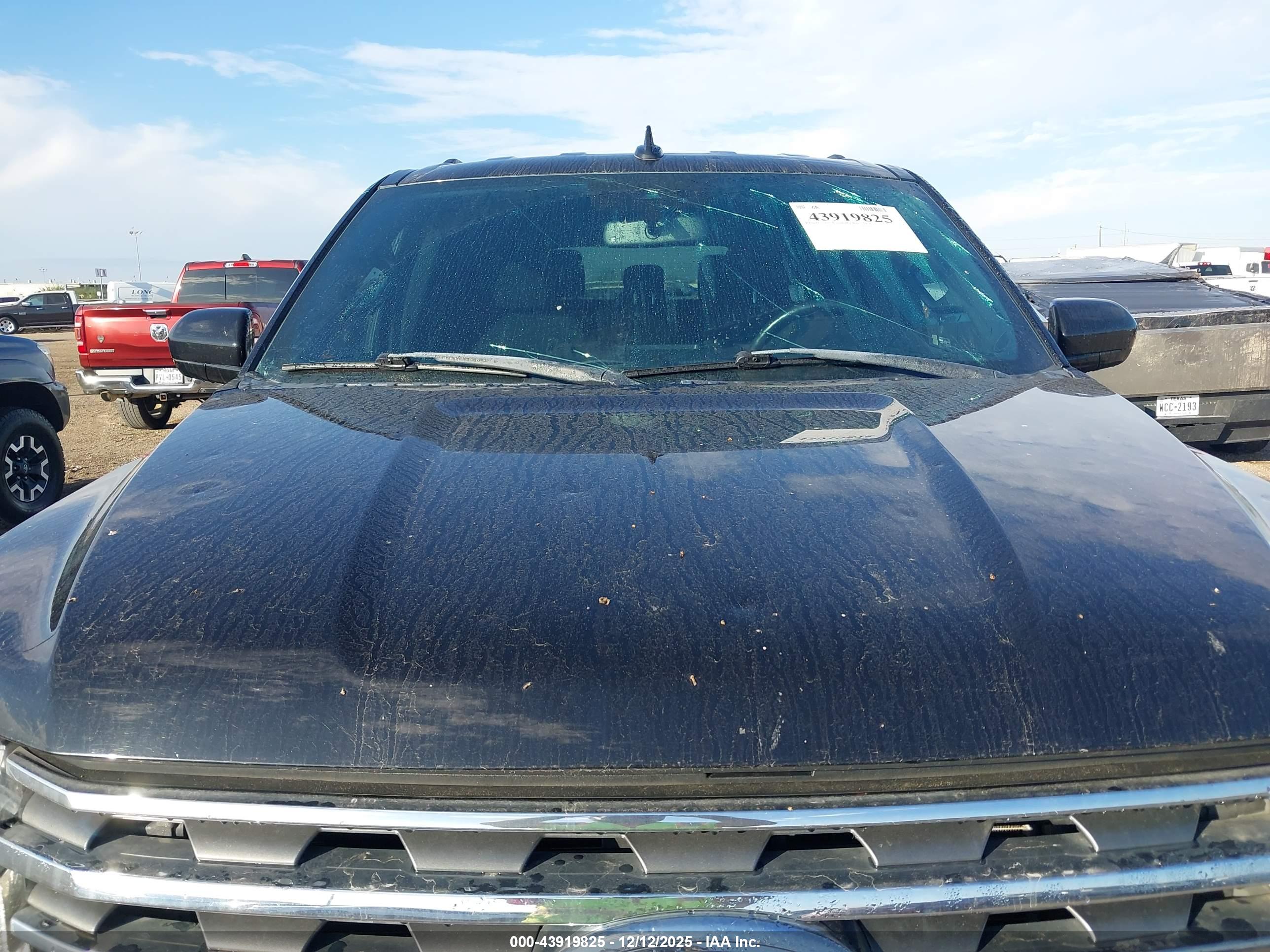 FORD EXPEDITION image 6