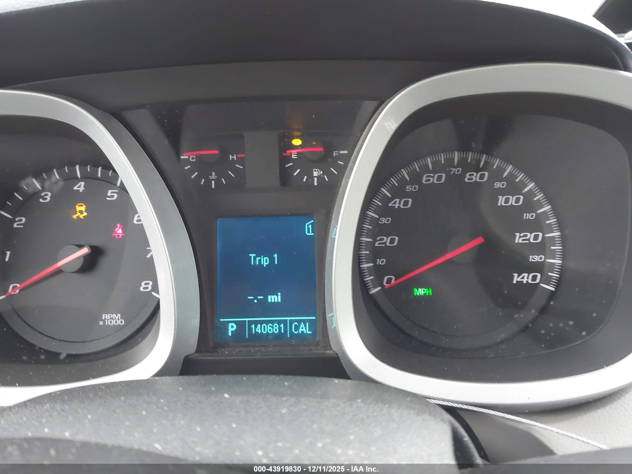 CHEVROLET EQUINOX image 7