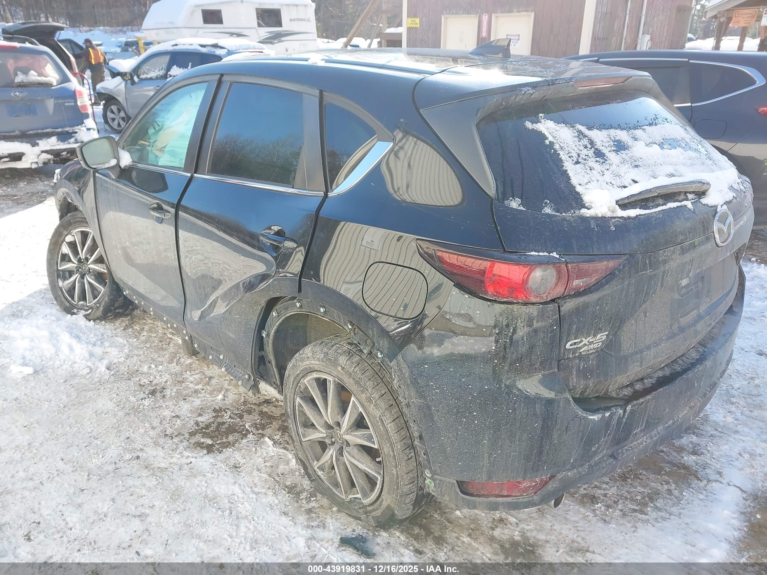 MAZDA CX-5 image 3
