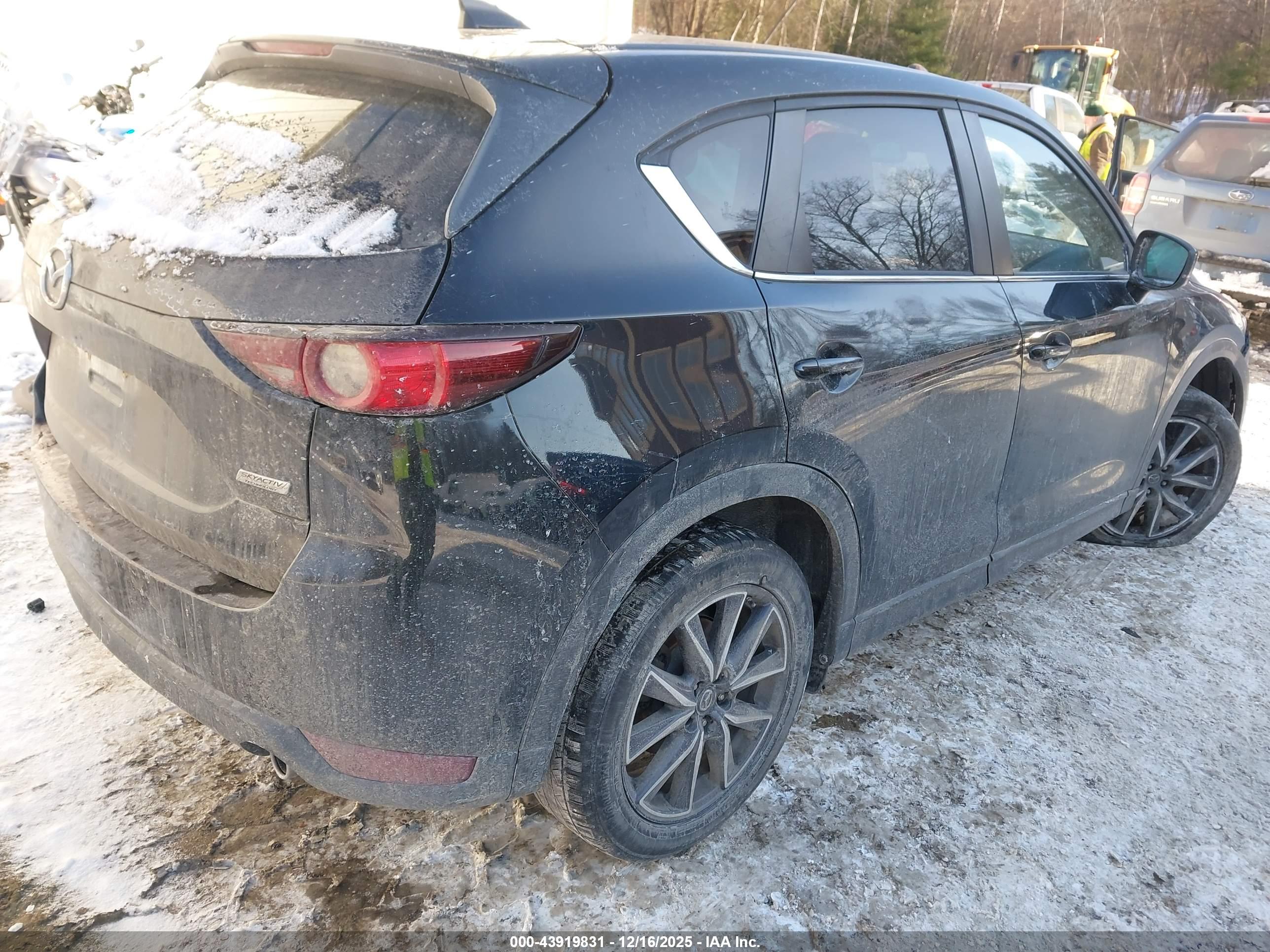 MAZDA CX-5 image 4