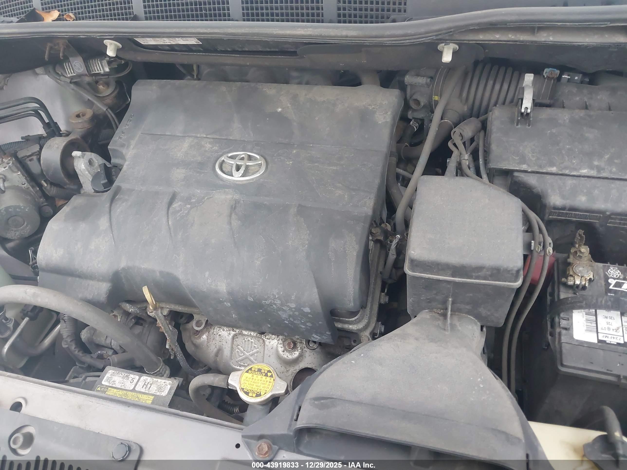 TOYOTA SIENNA image 10