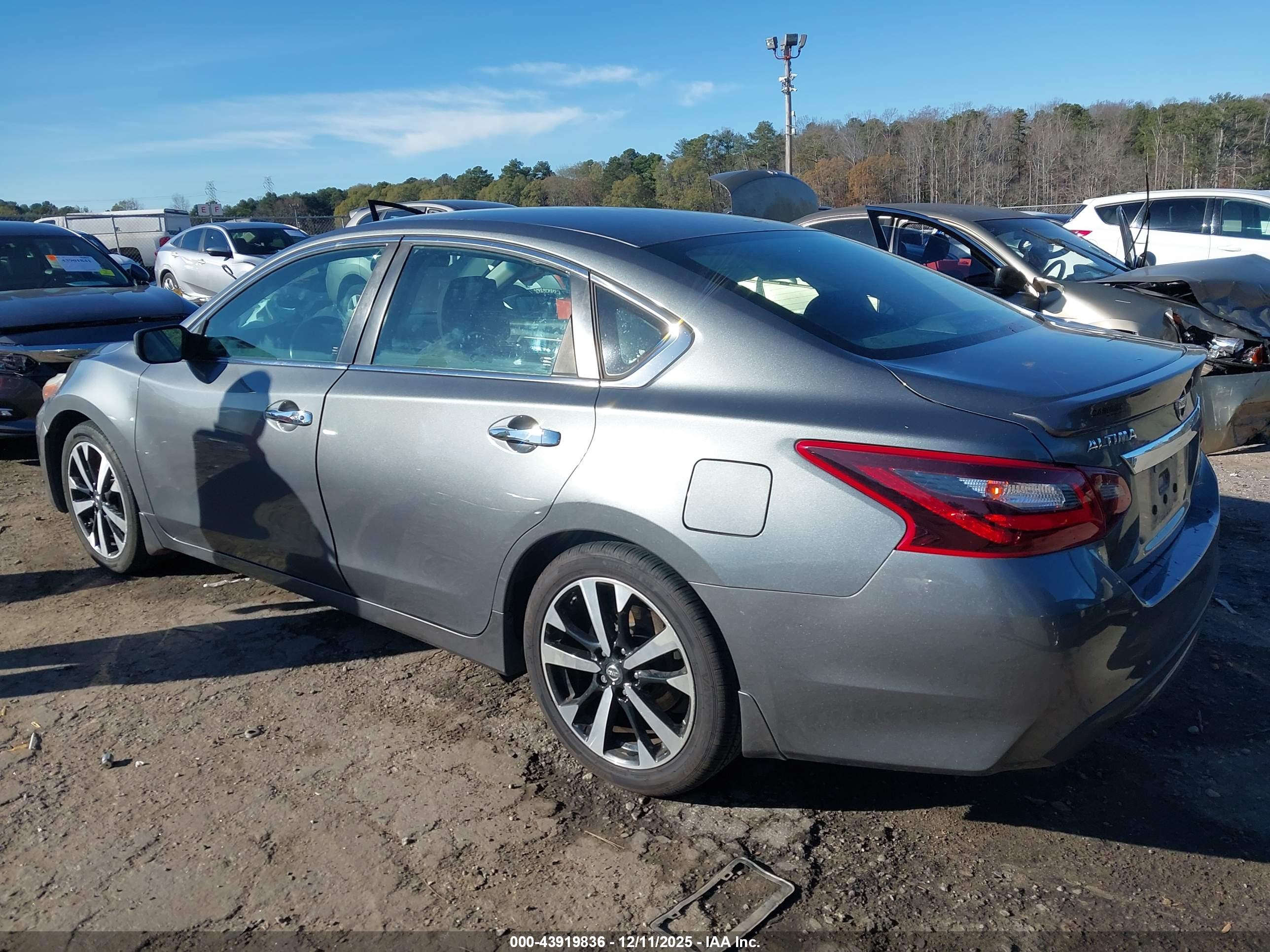 NISSAN ALTIMA image 3