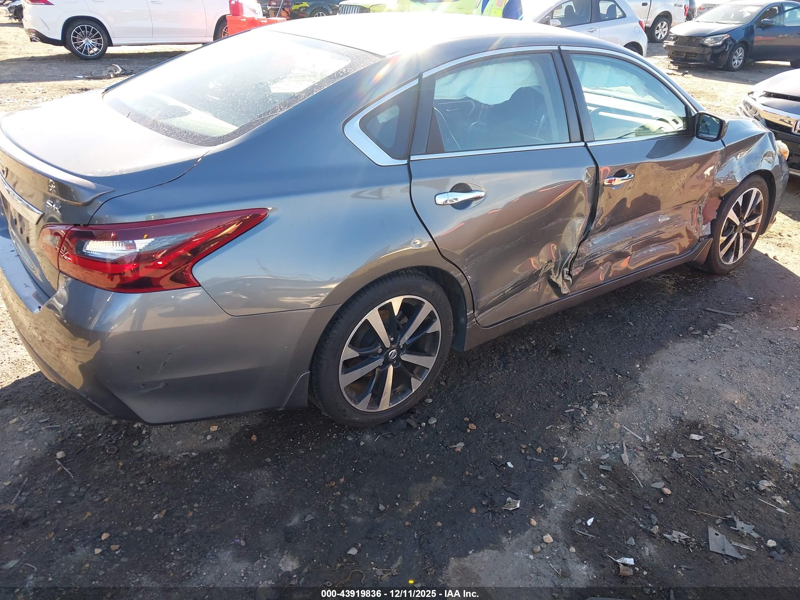 NISSAN ALTIMA image 4